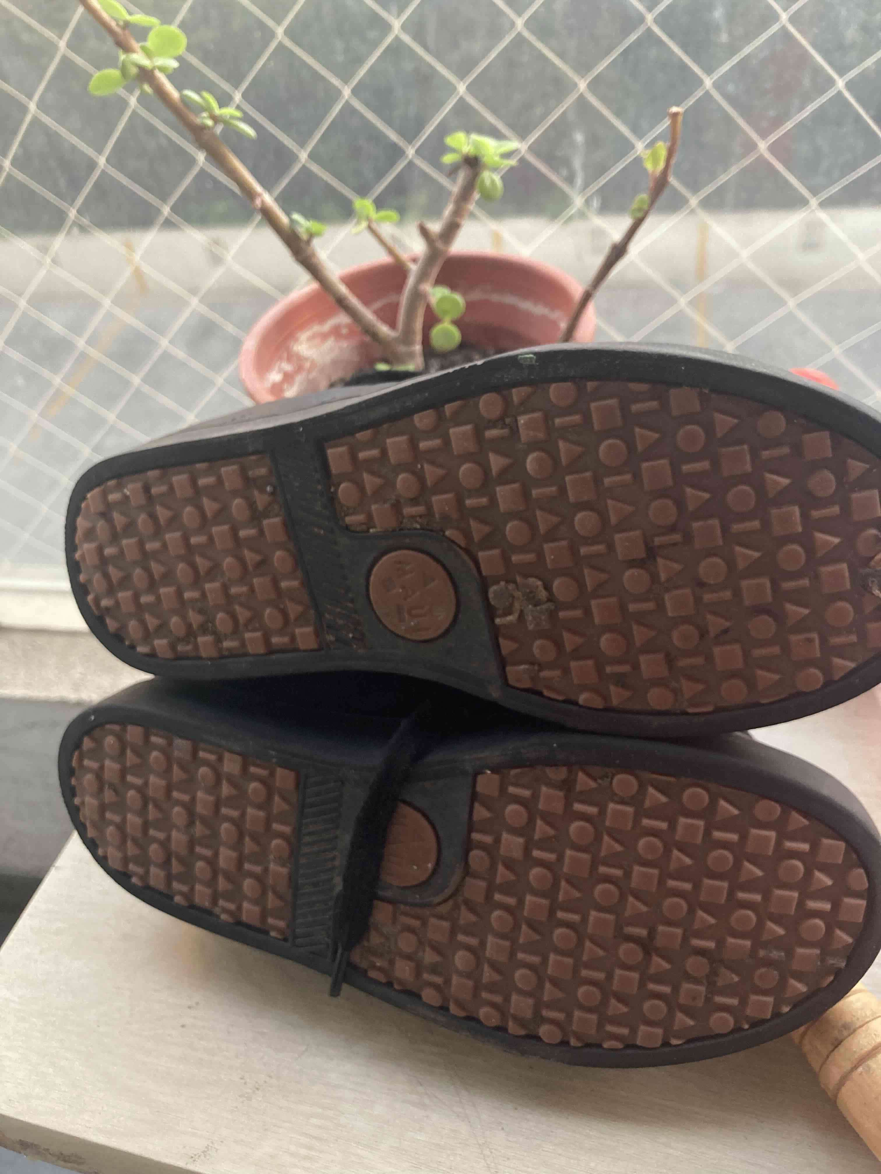 Zapatillas negras clásicas usadas - miniatura 3