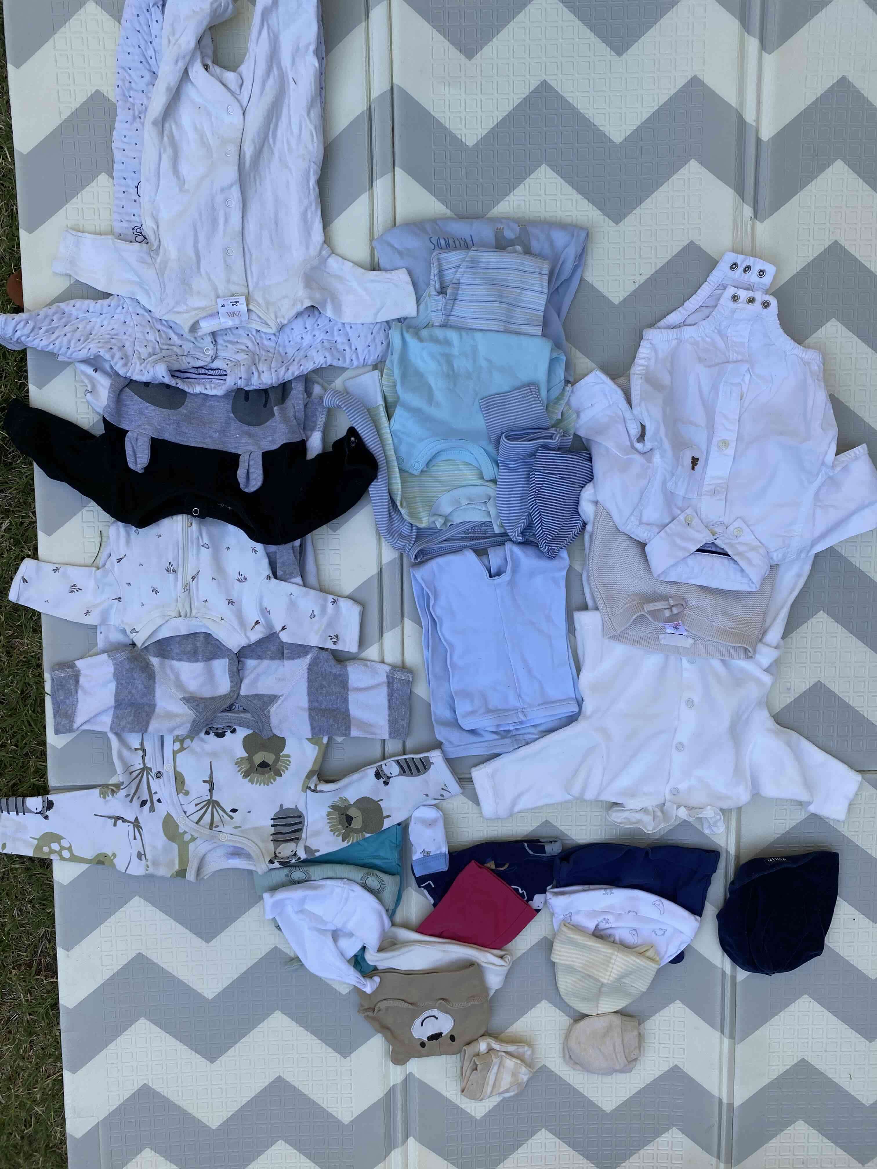 Conjunto de ropa de bebé blanca - miniatura 5