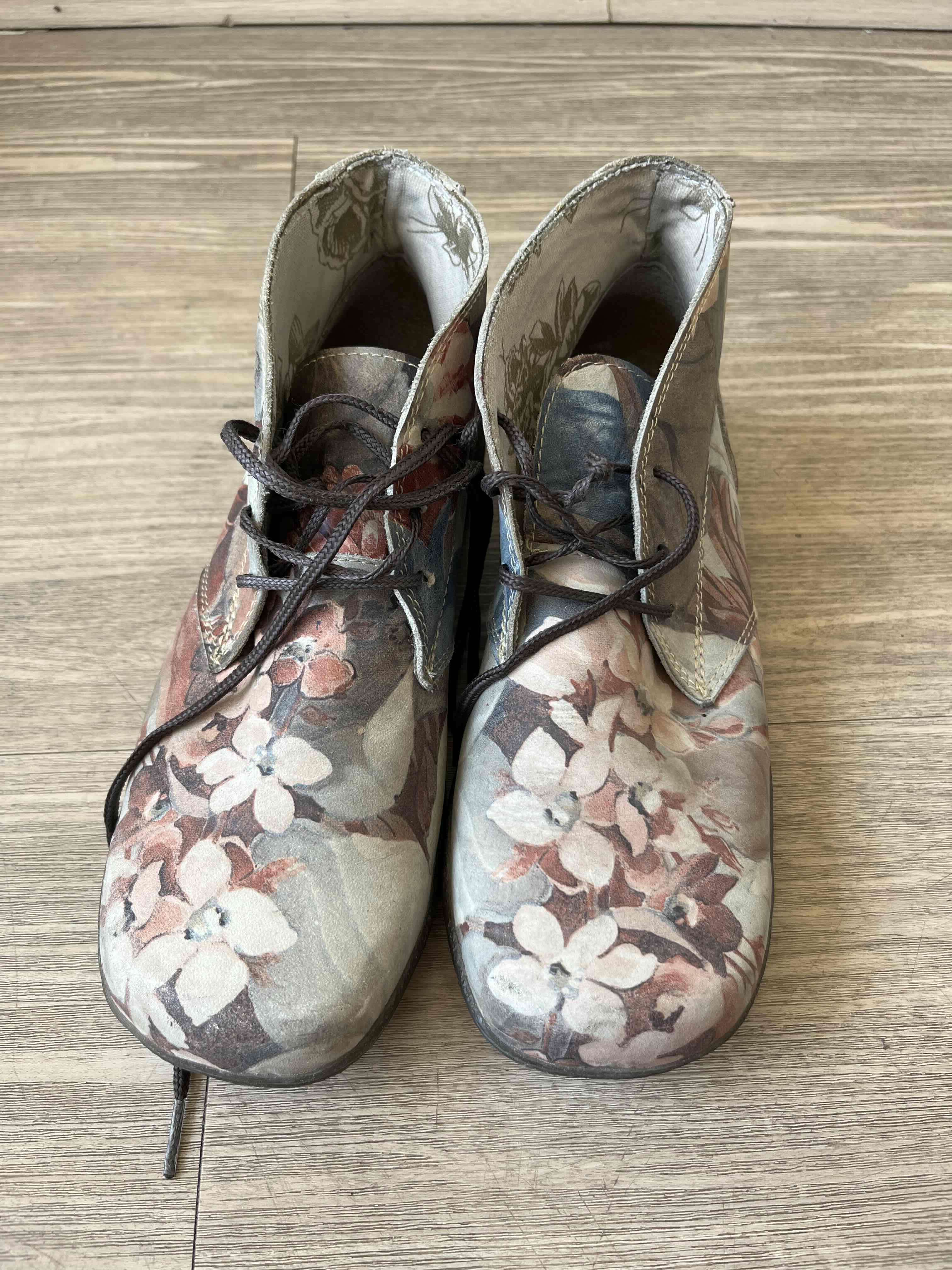 Zapatos de cuero florales - miniatura 2