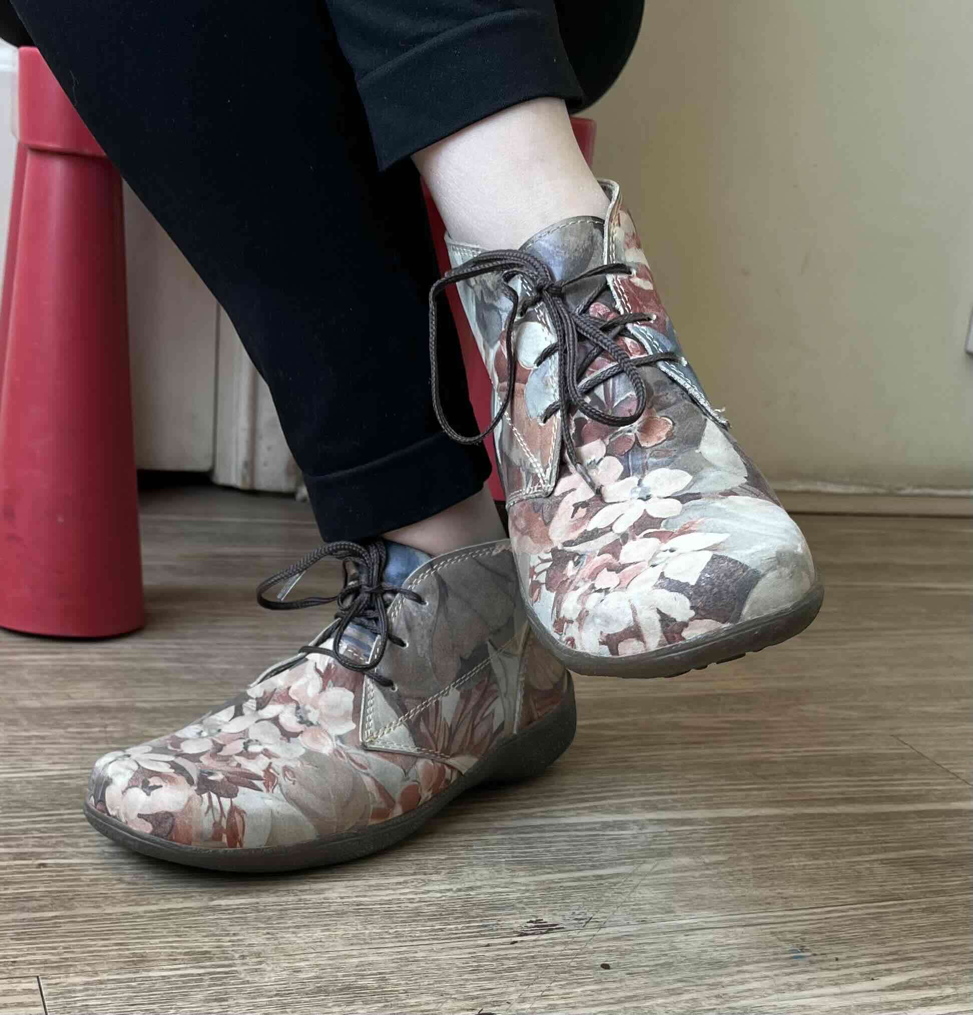 Zapatos de cuero florales - miniatura 4