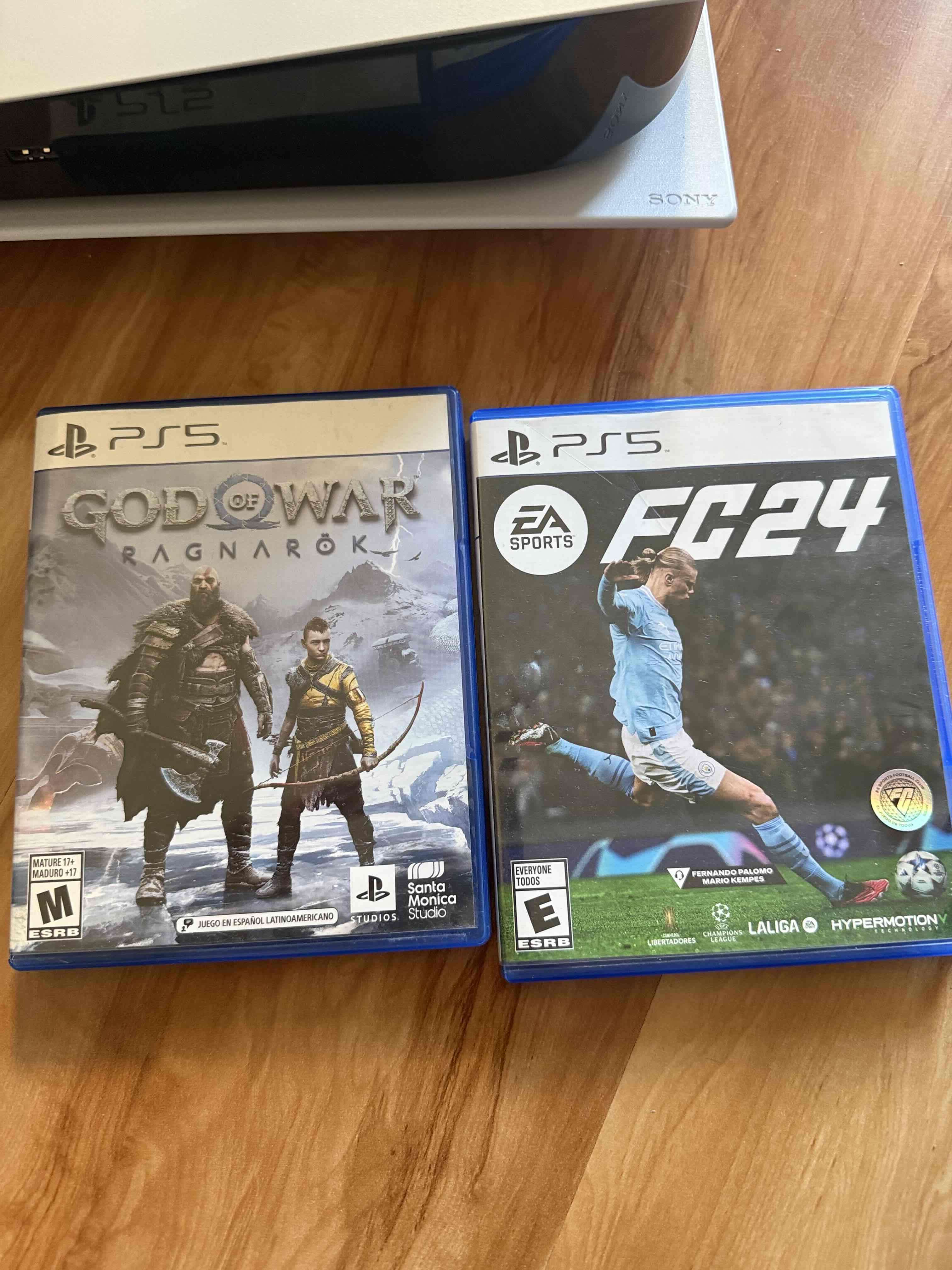 Consola PS5 con dos juegos y mandos - 4