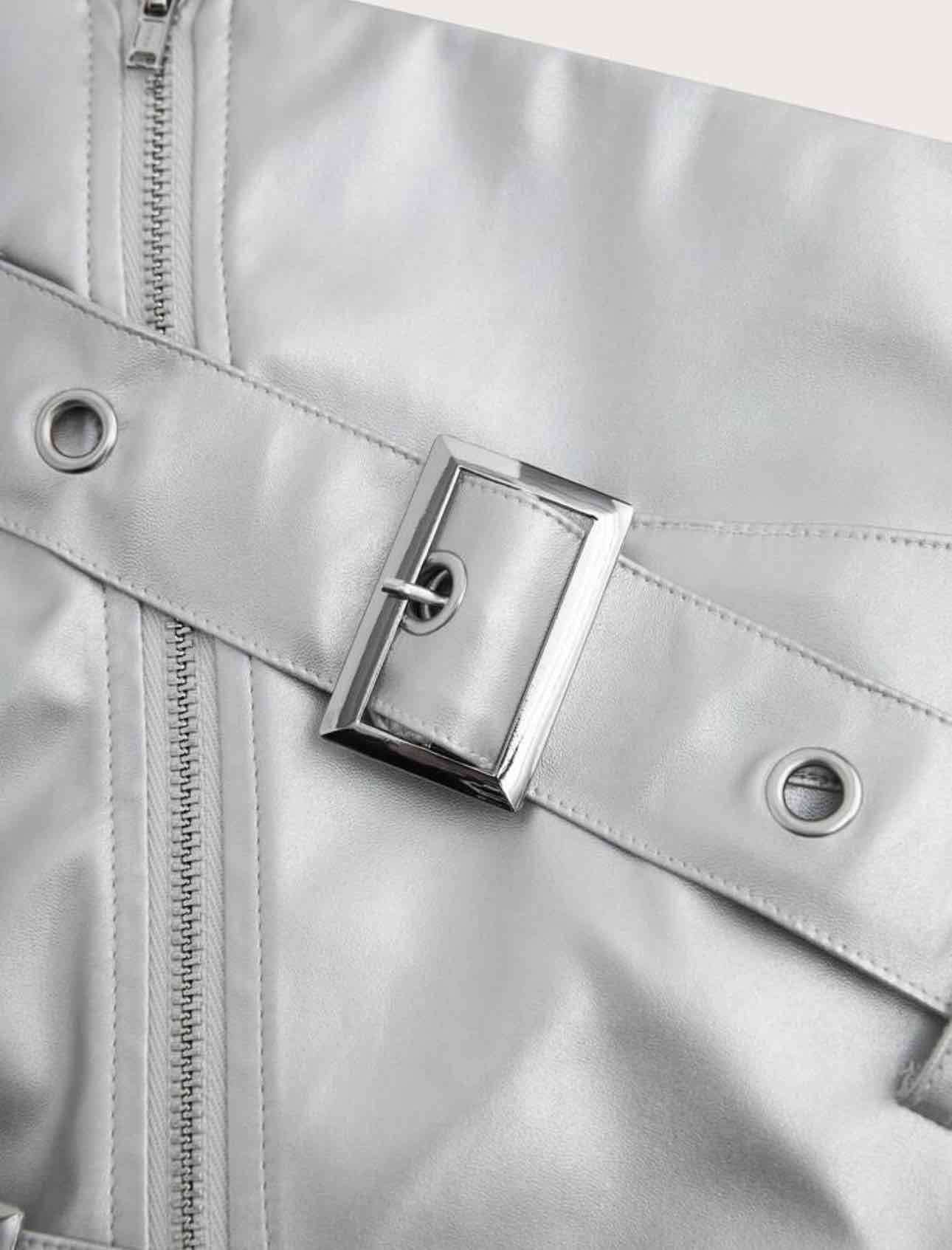 Mini falda plateada con hebillas - miniatura 3