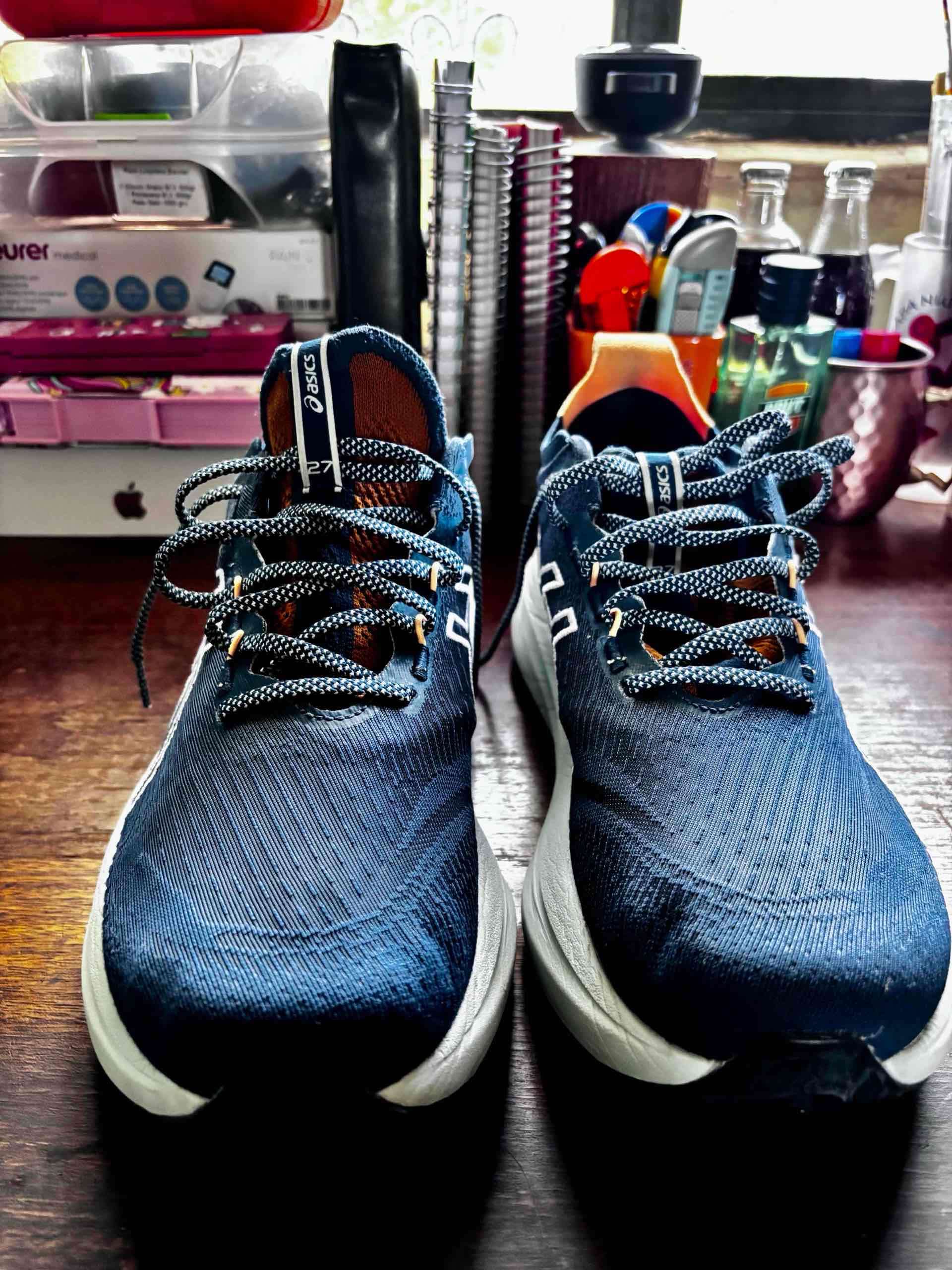 Zapatillas  azul Asics nimbus 27 - miniatura 2