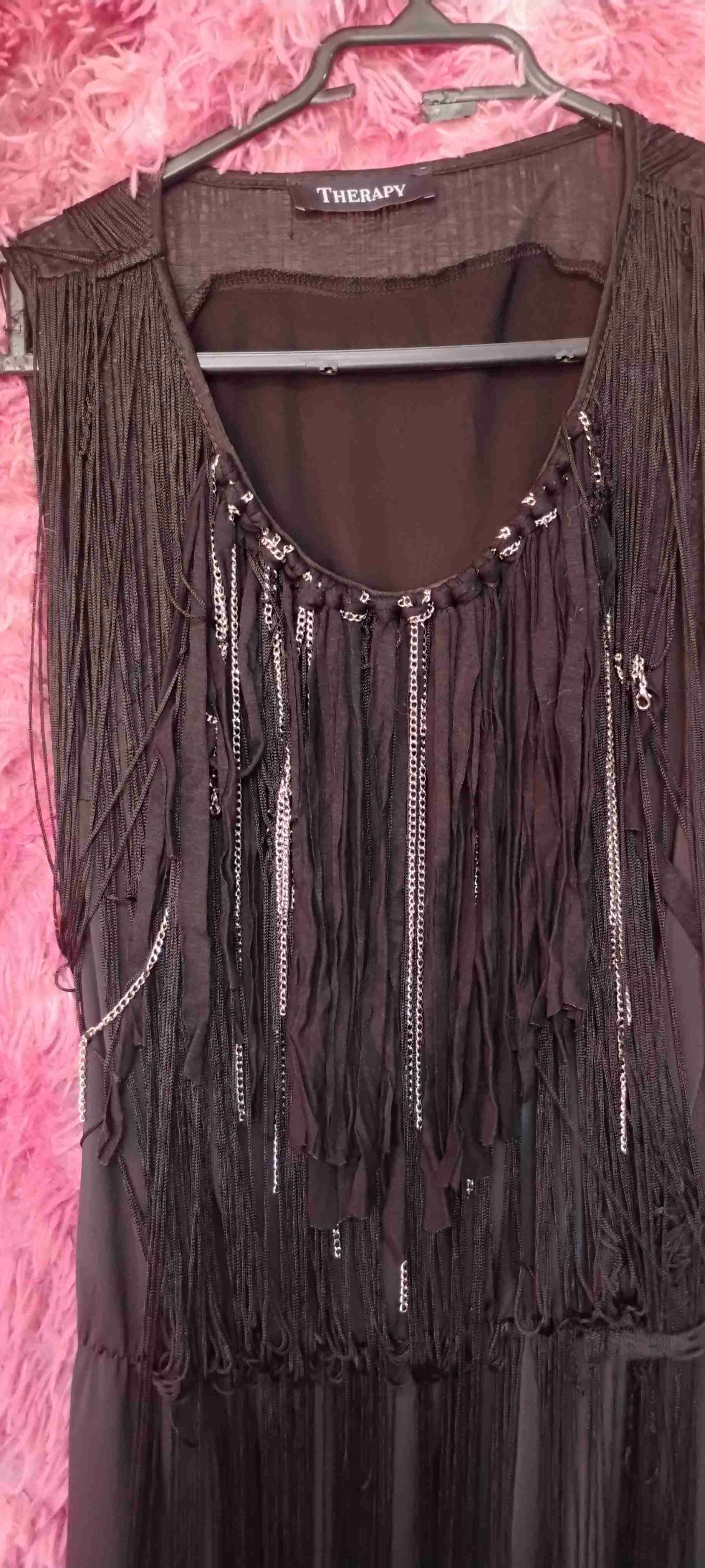 Vestido negro con flecos Therapy