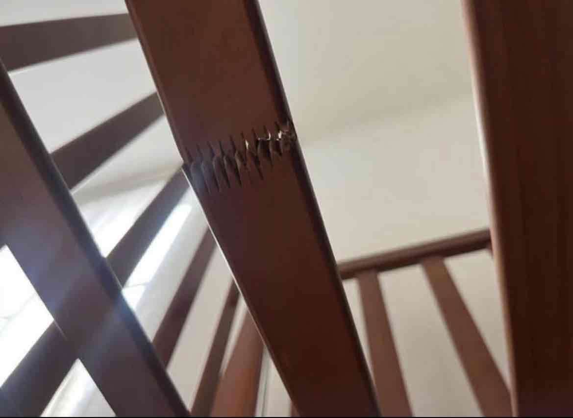 Cuna de madera café - 4