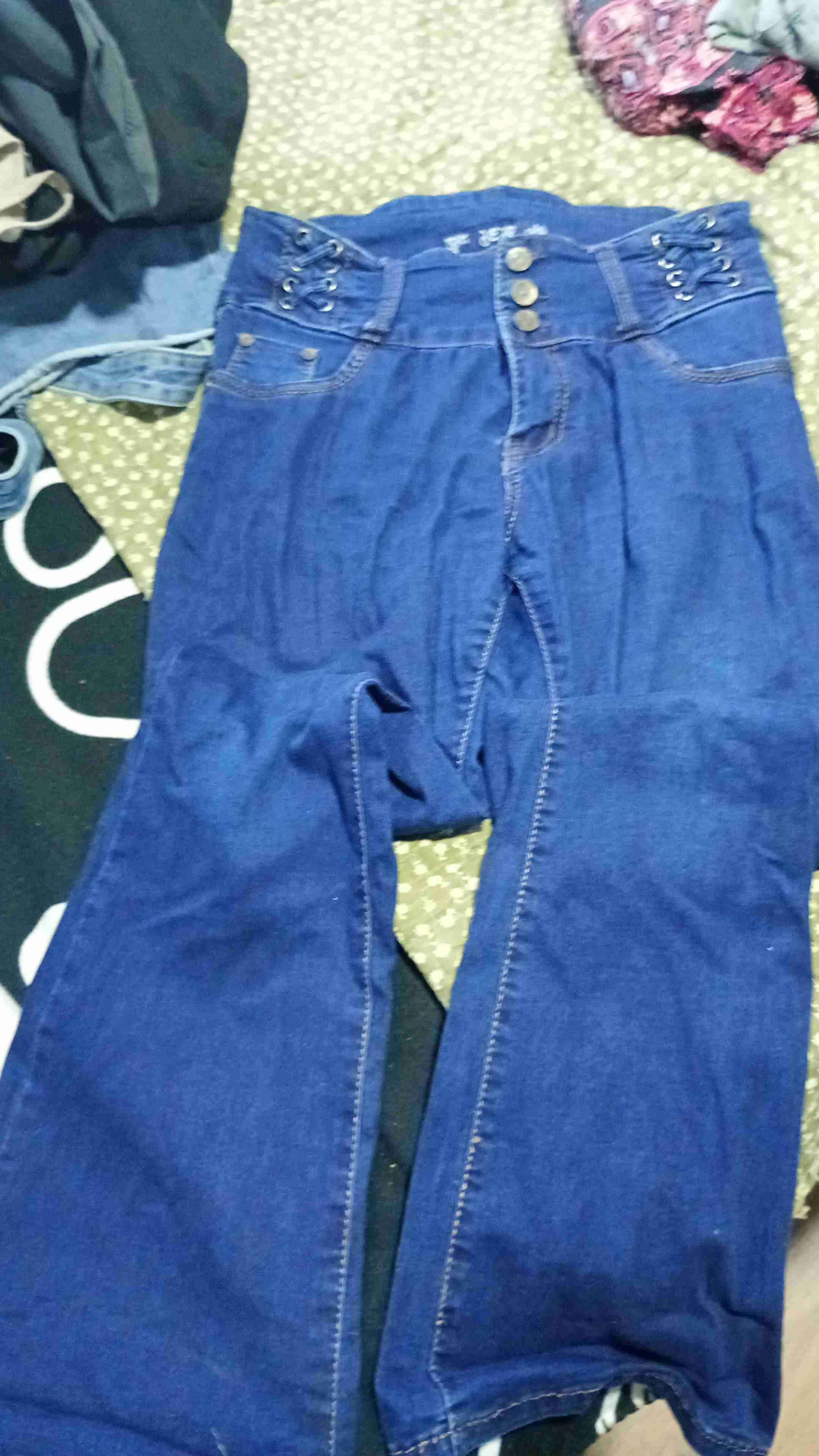 Falda, pantalónes, poleras y polerón - miniatura 3