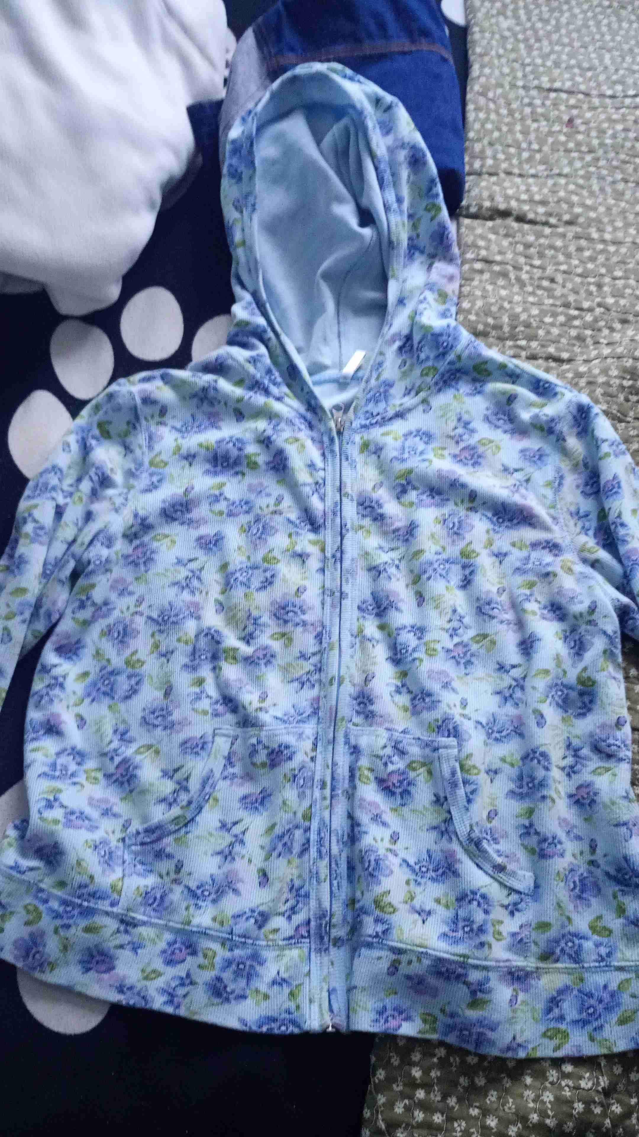 Falda, pantalónes, poleras y polerón - miniatura 5