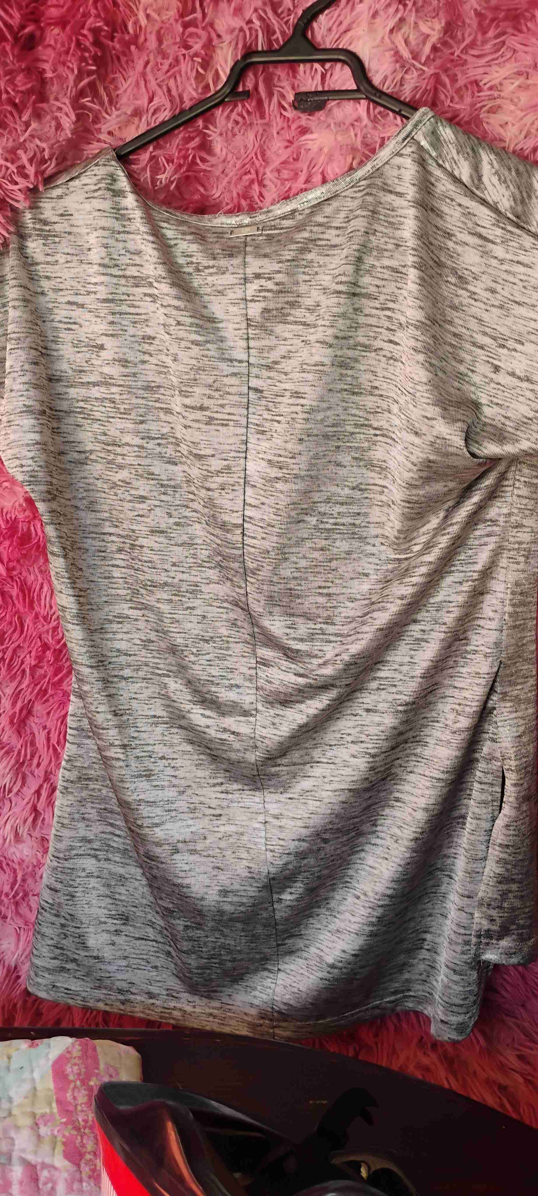 Polera gris estampada - miniatura 3