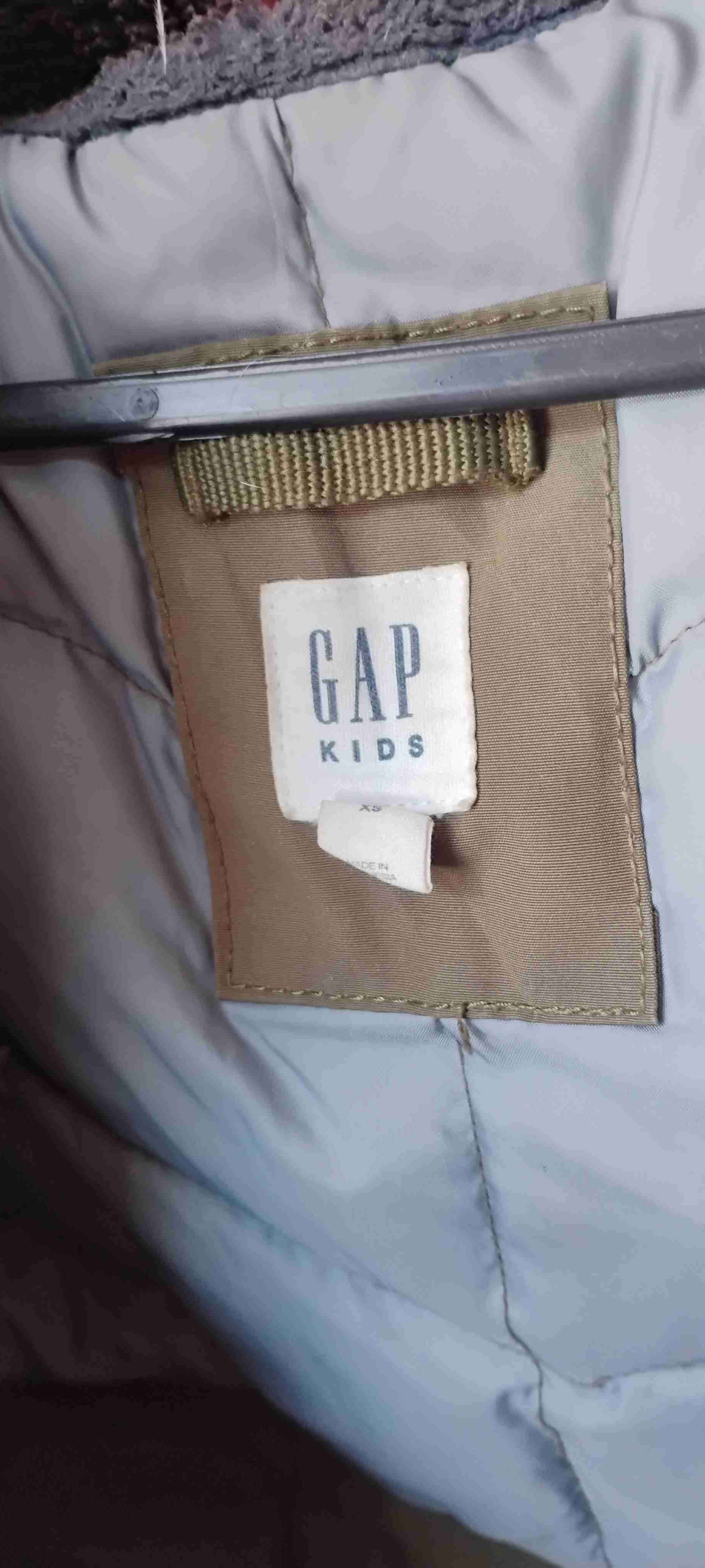 Chaqueta niños GAP Kids gris
