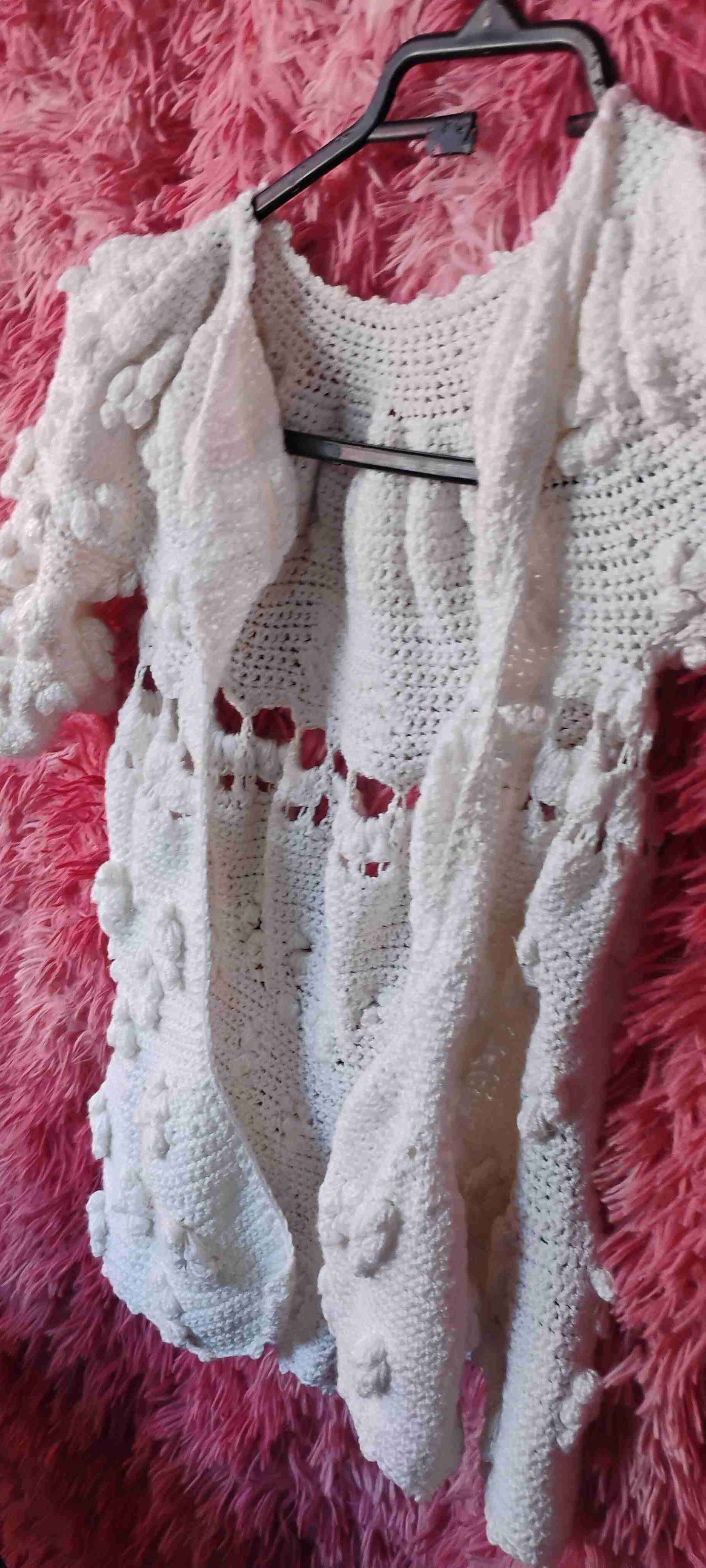 Chaleco crochet blanco hecho a mano - miniatura 3