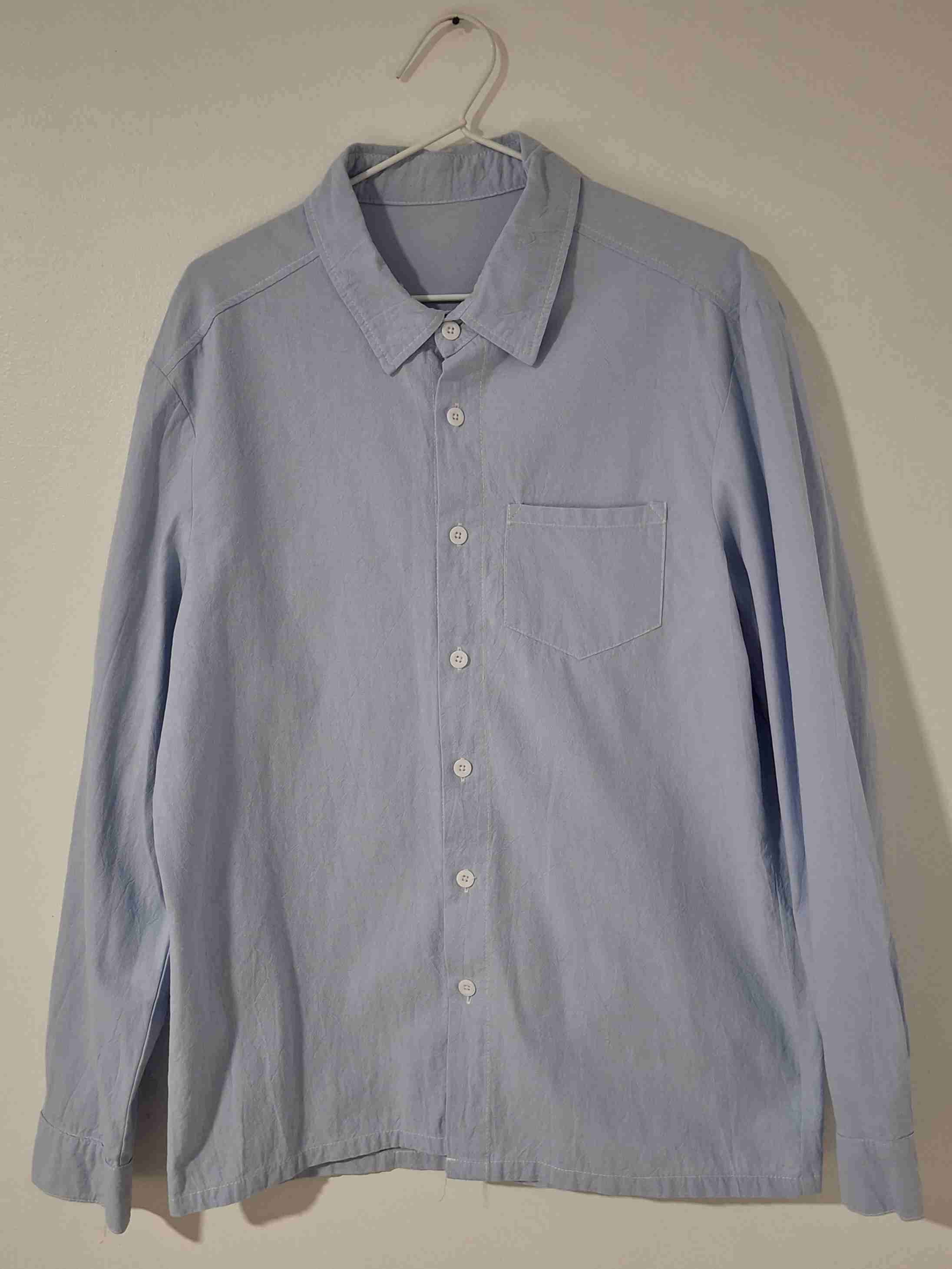 Camisa celeste de hombre