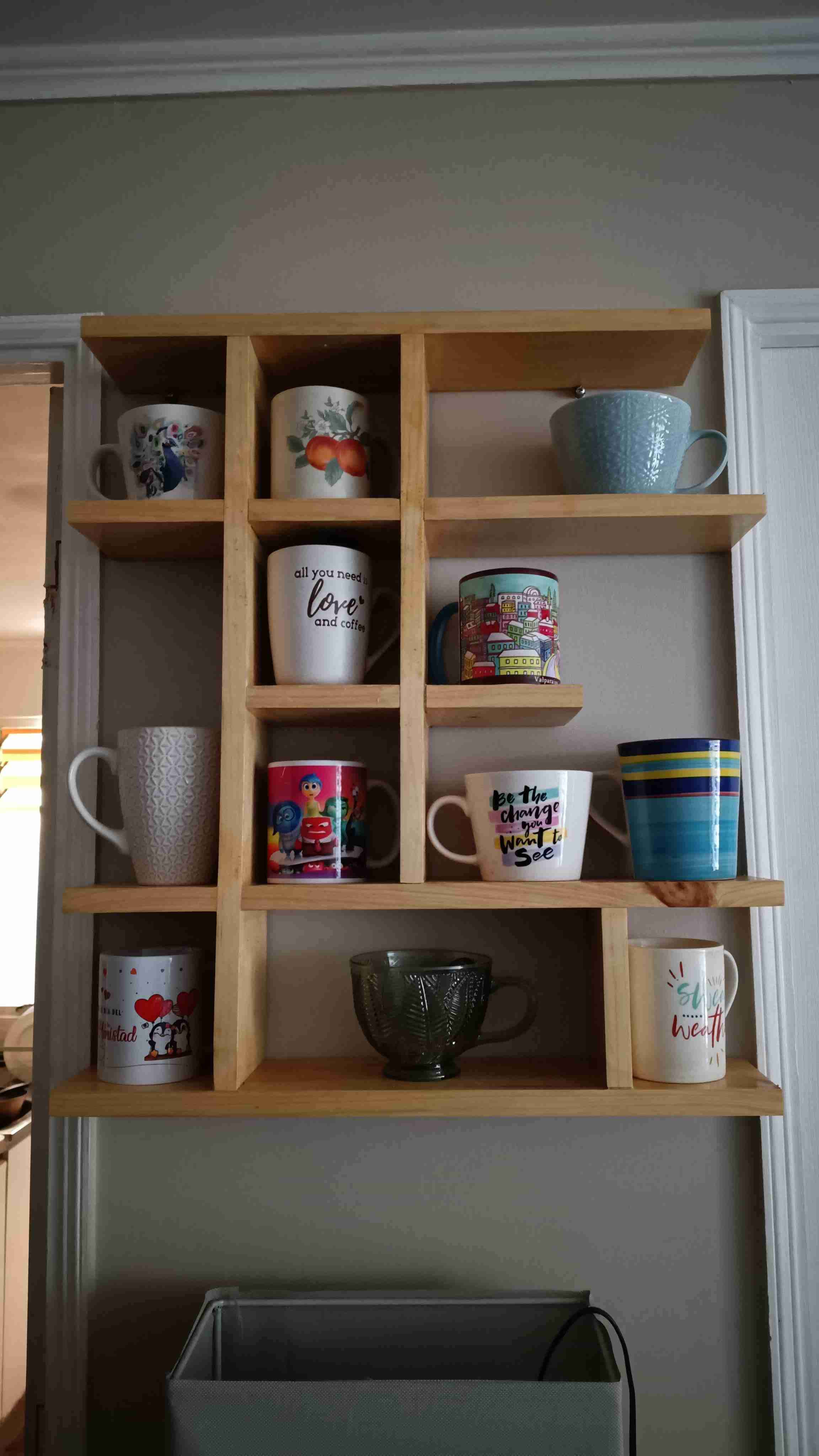 Muebles para colocar tazas decorativas