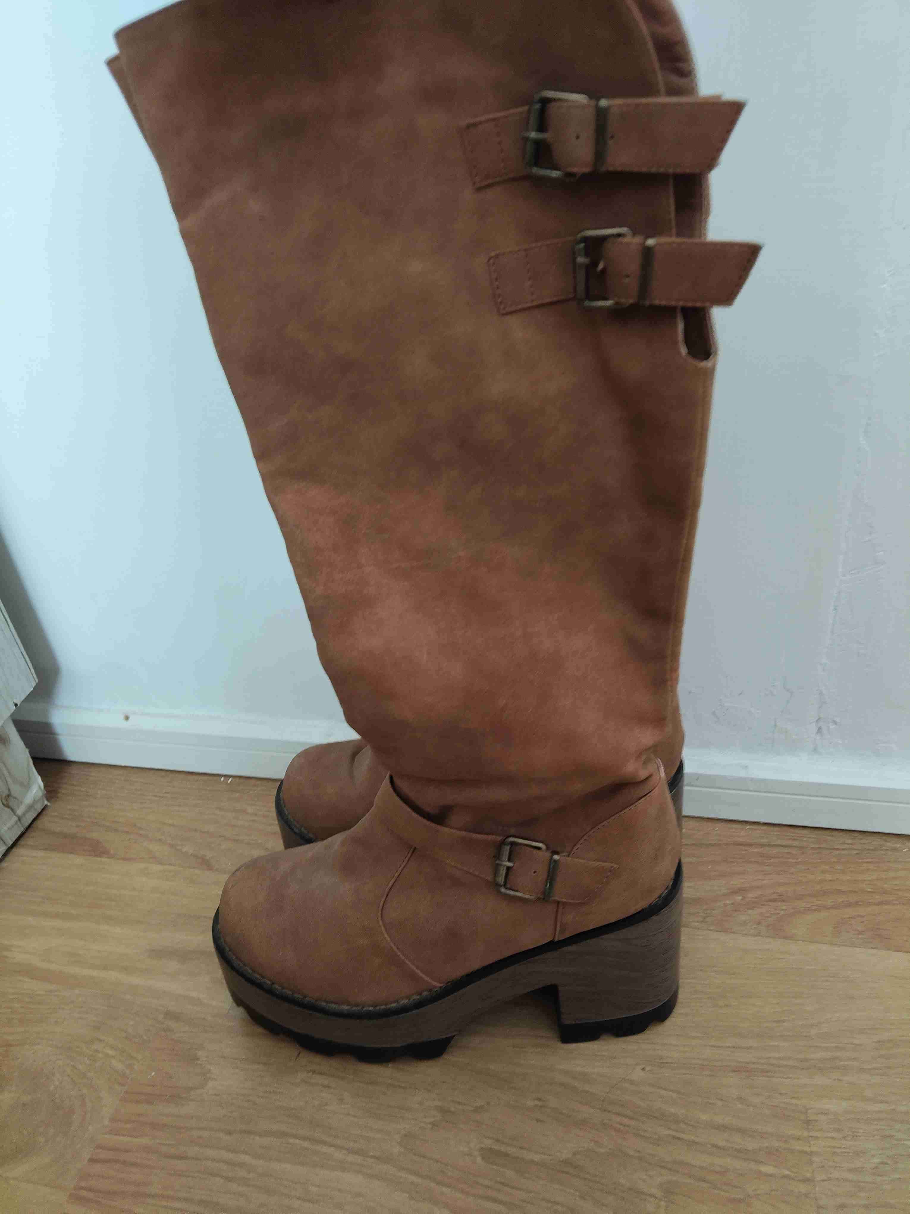 Botas altas de cuero café - miniatura 3