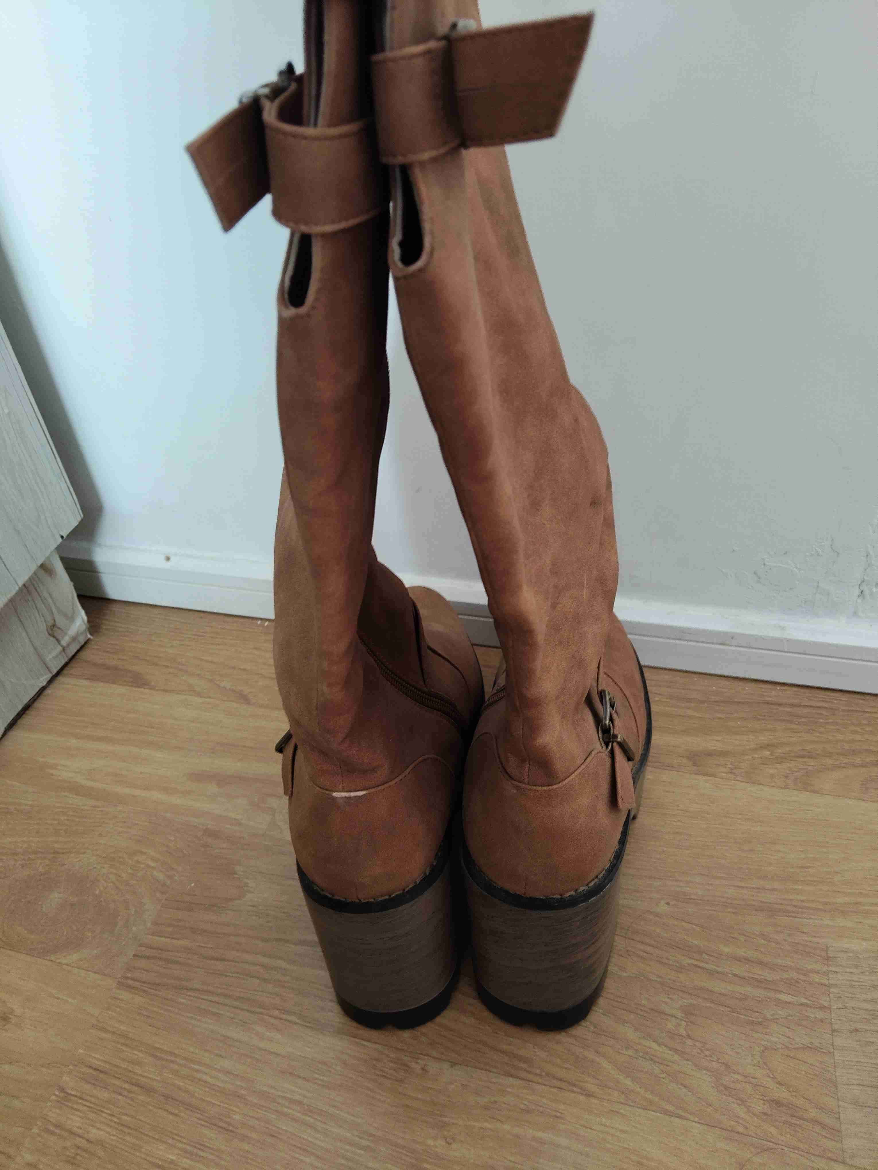 Botas altas de cuero café - miniatura 4