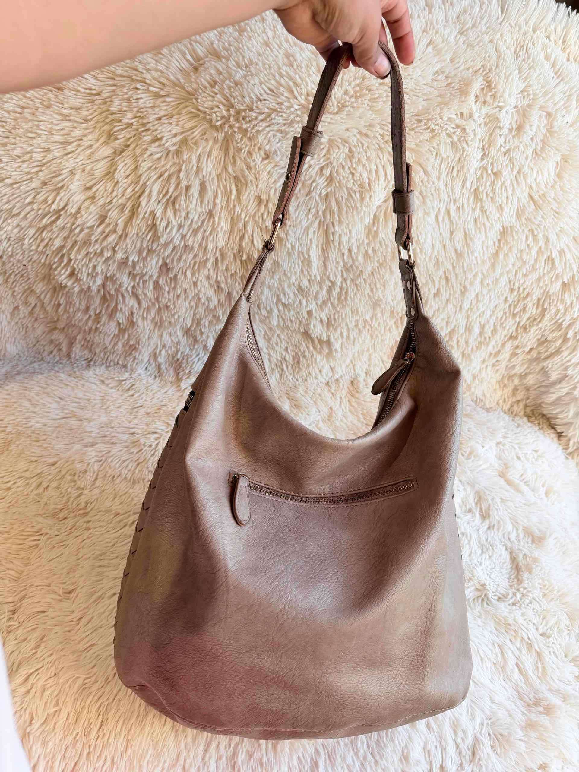 Bolso tipo hobo de la marca Madison West - miniatura 2