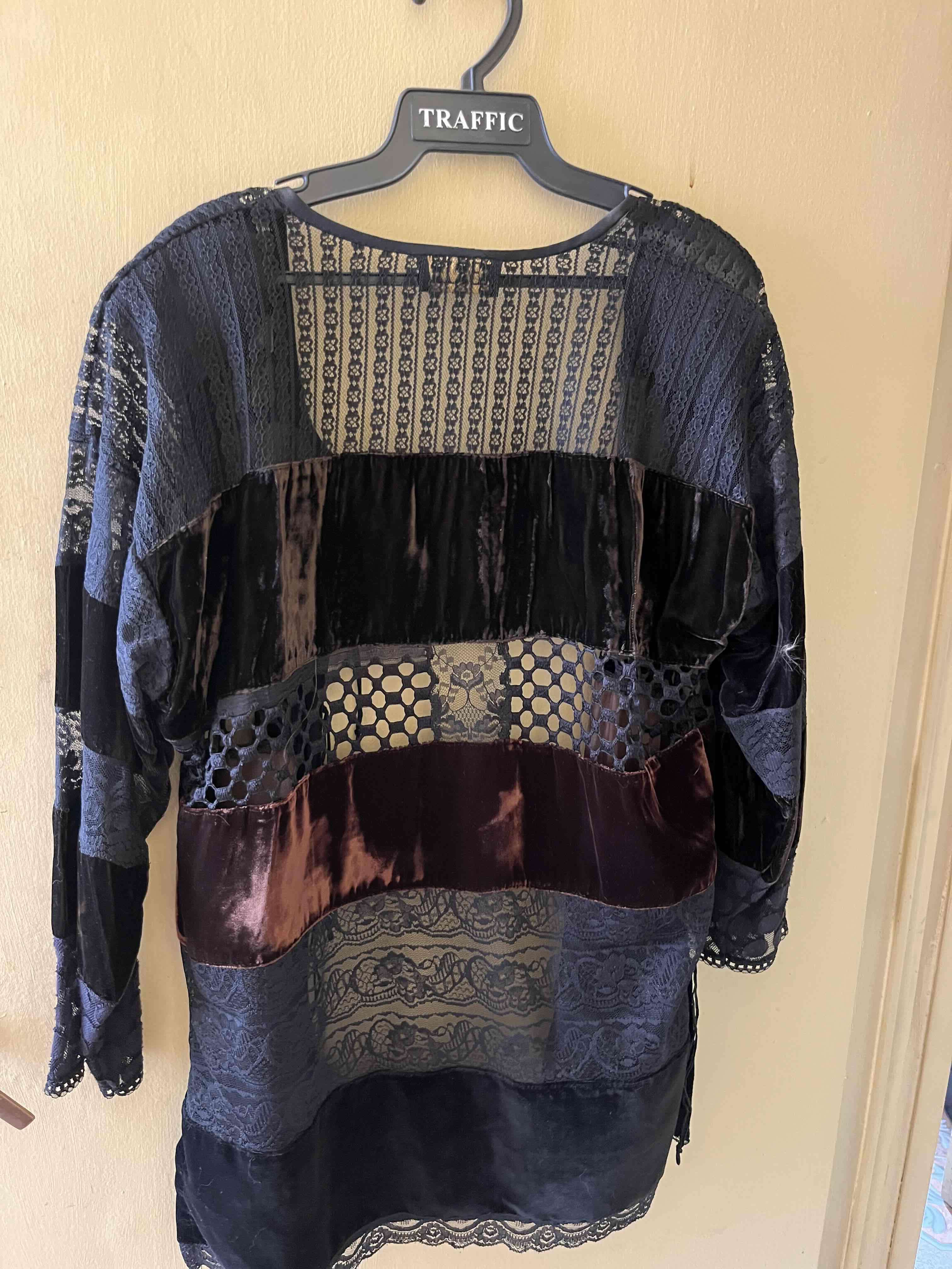 Kimono bohemio de encaje negro - miniatura 3