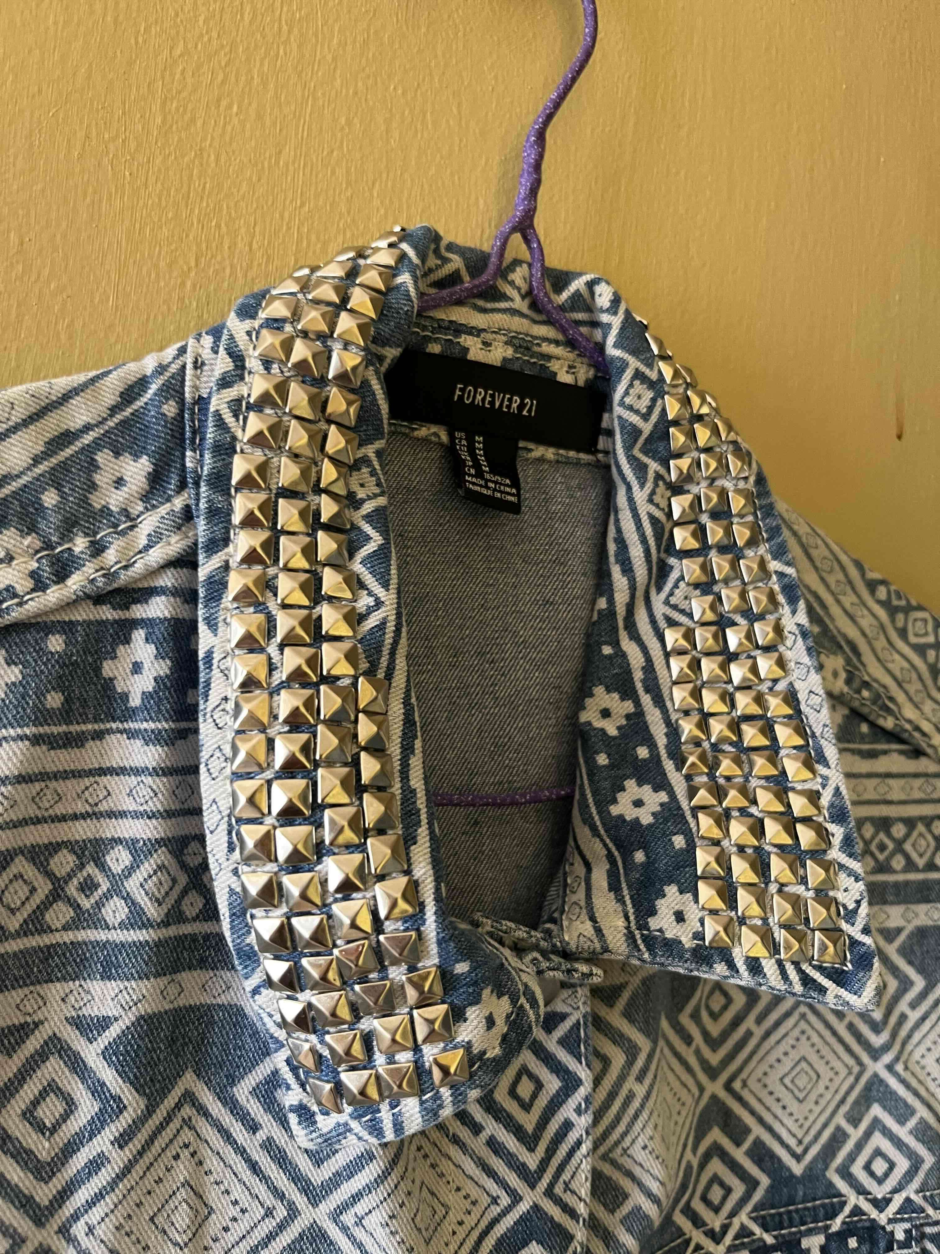 Chaleco de mezclilla con tachas - miniatura 5