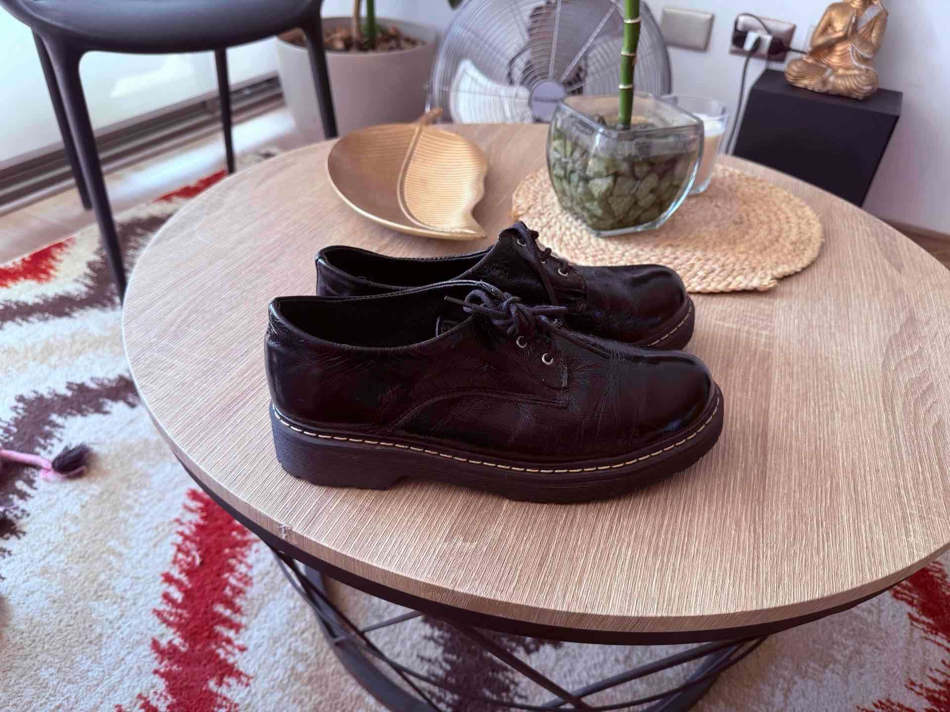 Zapatos negros de cuero - miniatura 2