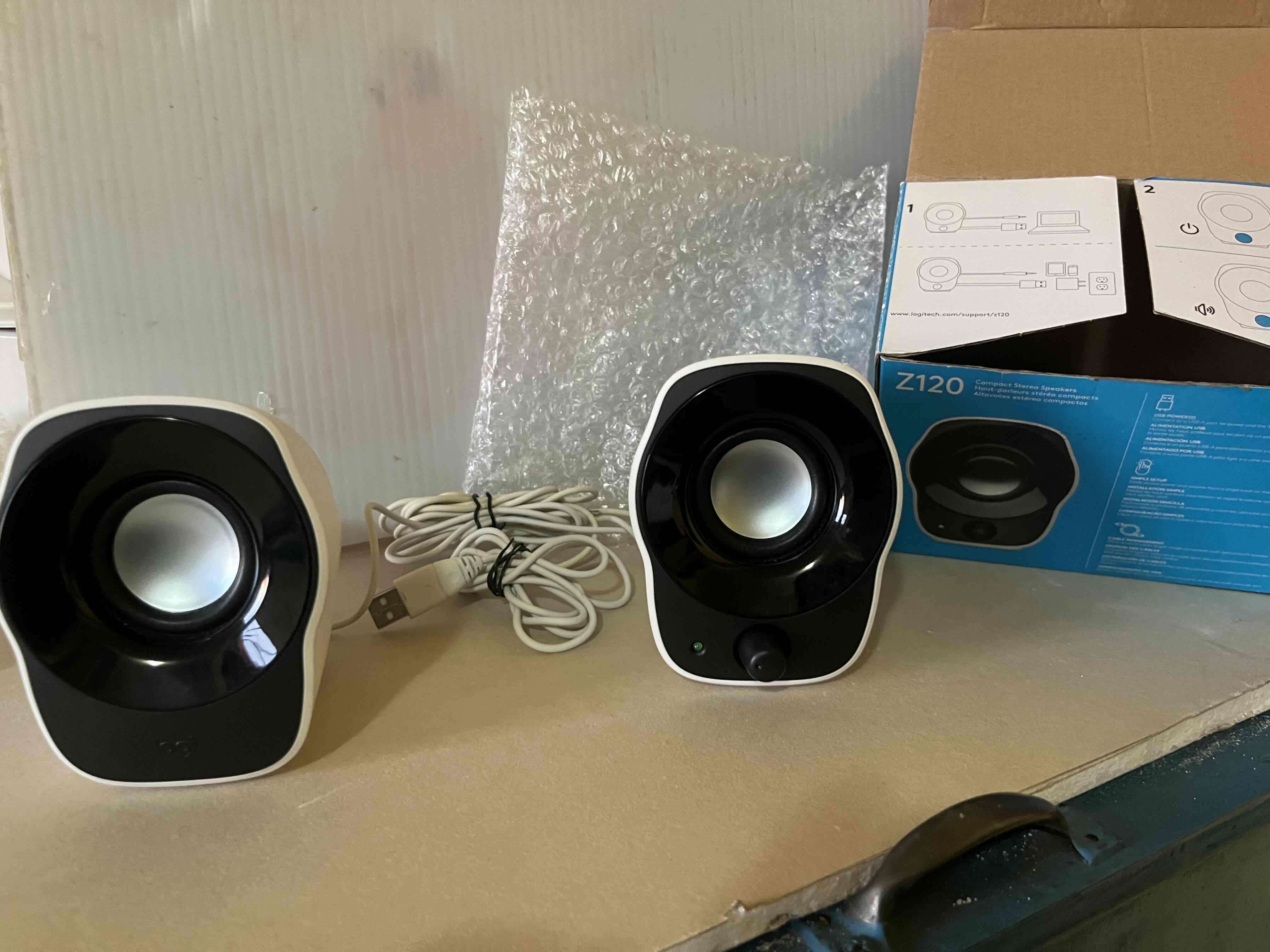 Parlantes estéreo compactos Logitech - miniatura 2