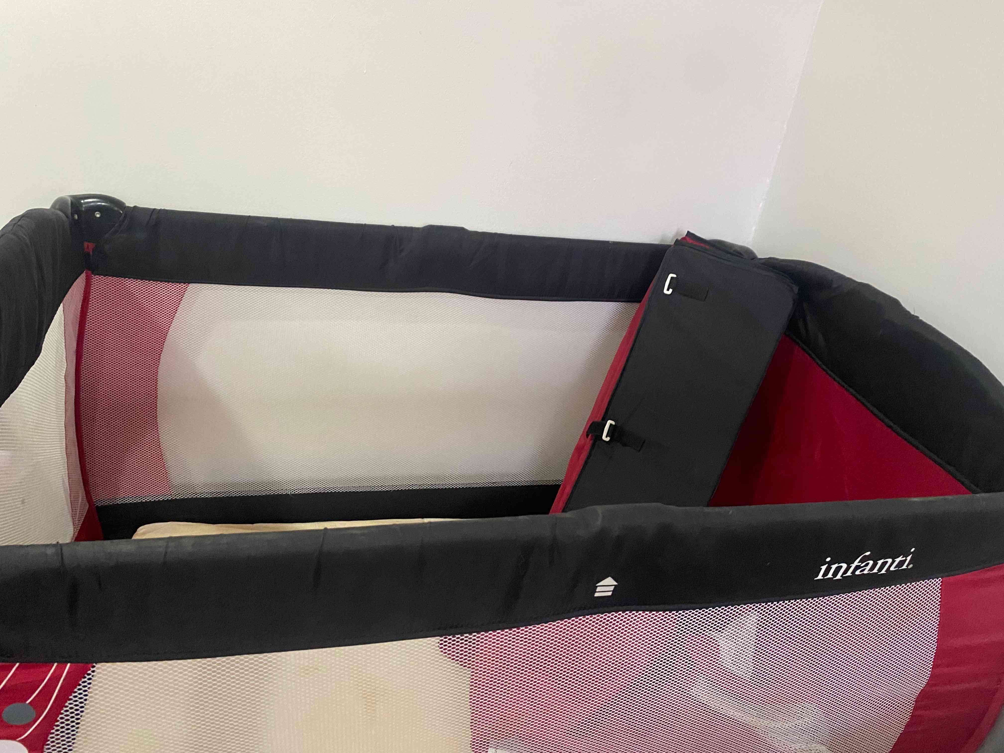 Cuna corral portátil negro y rojo - 2