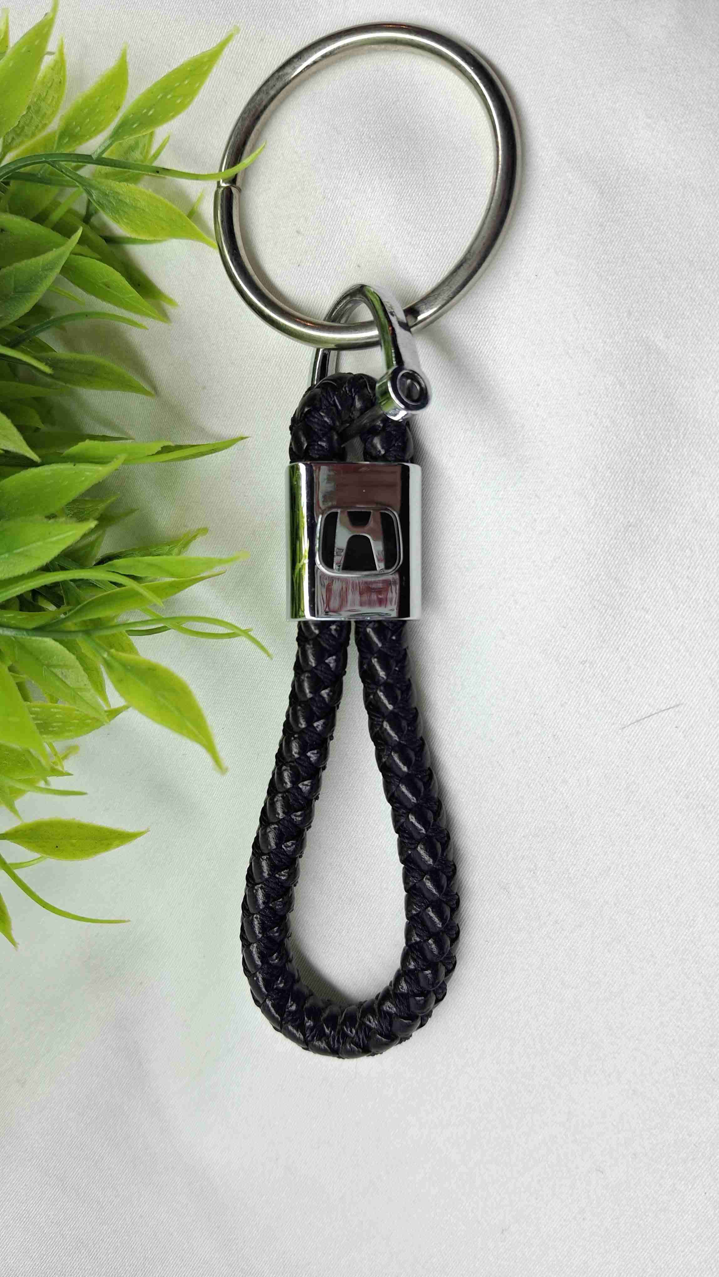 Llavero con dijes variados - miniatura 3