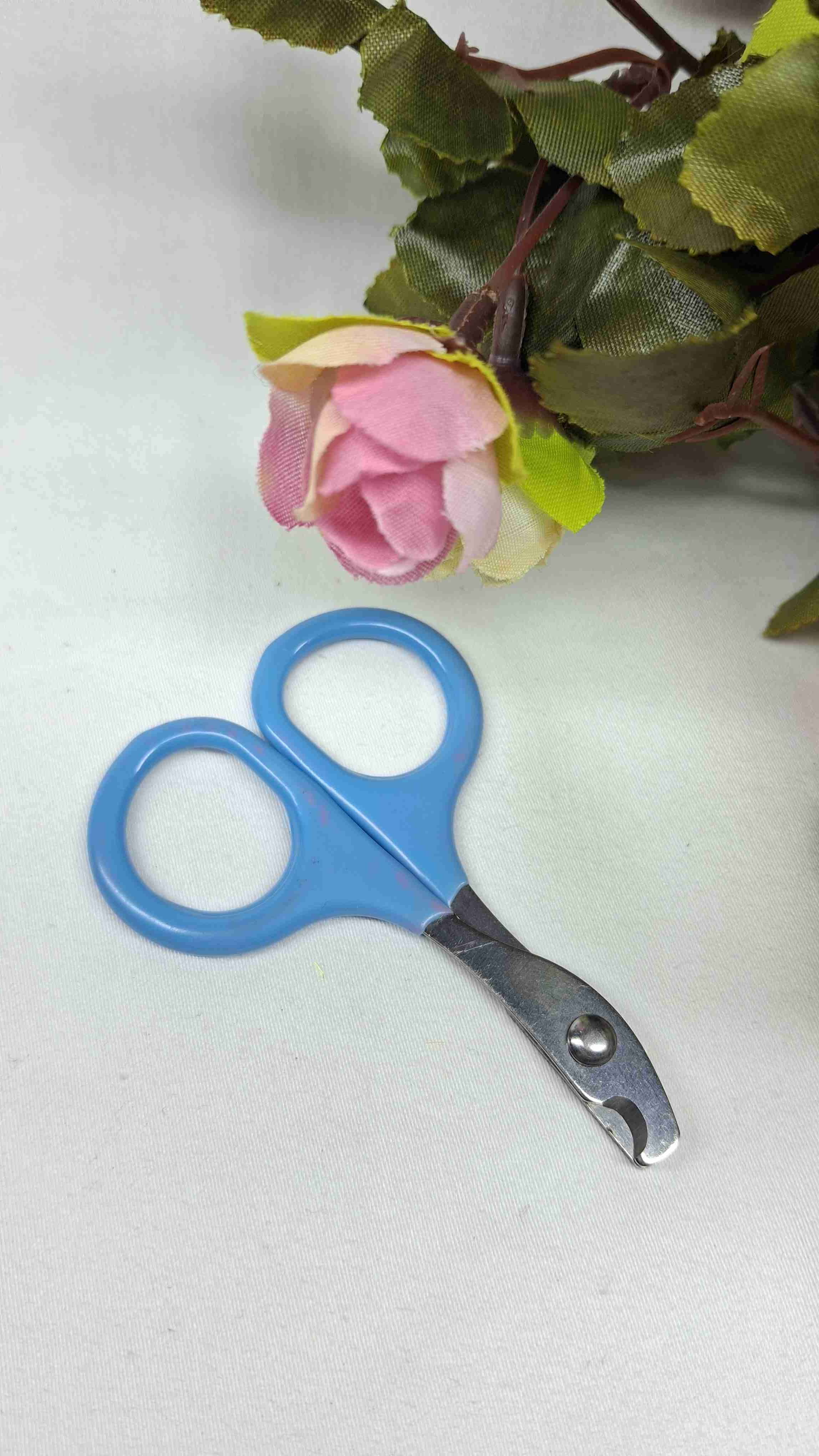 Tijera con agarre ergonómico - miniatura 3