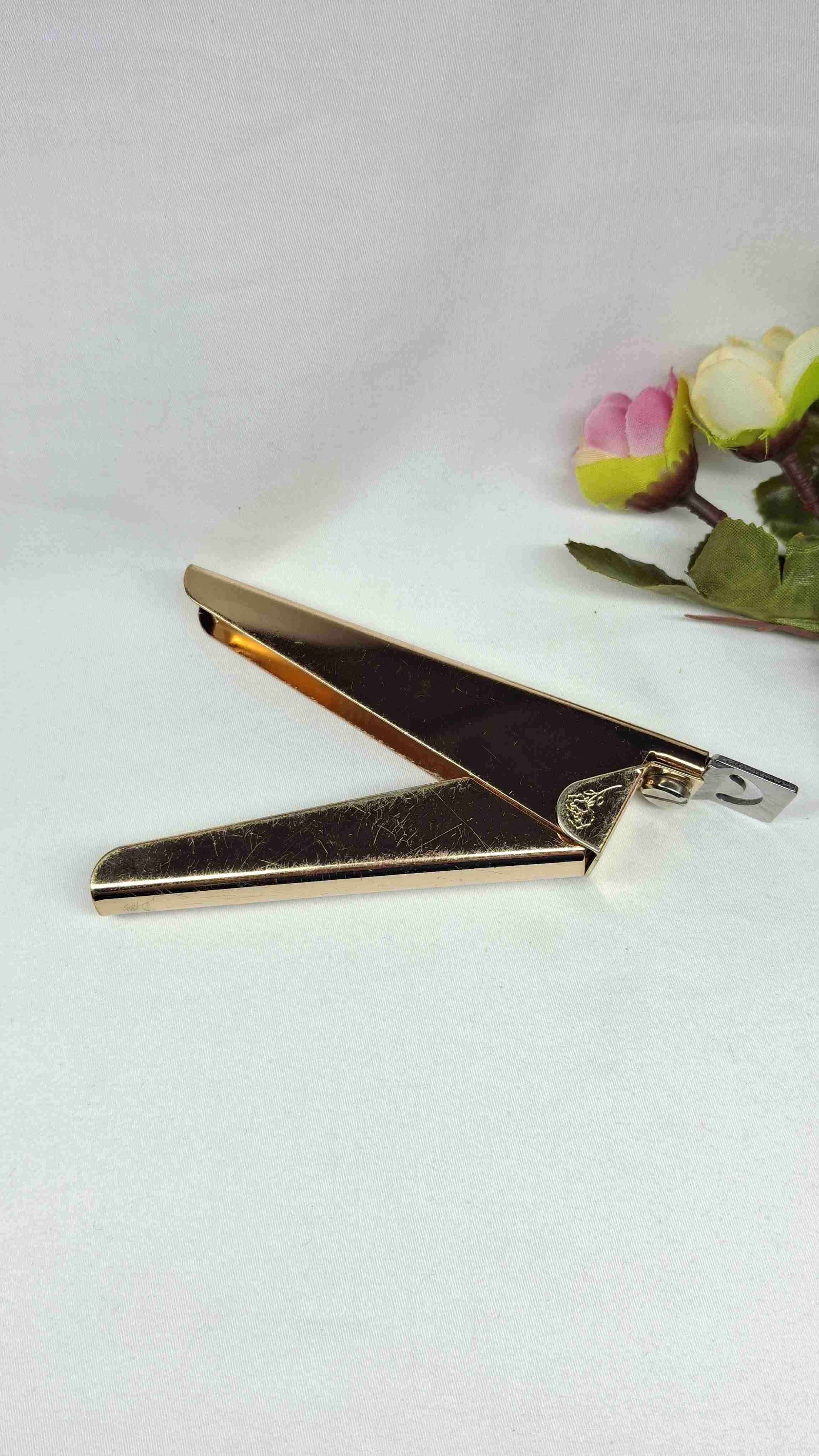 Tijera con agarre ergonómico - miniatura 6