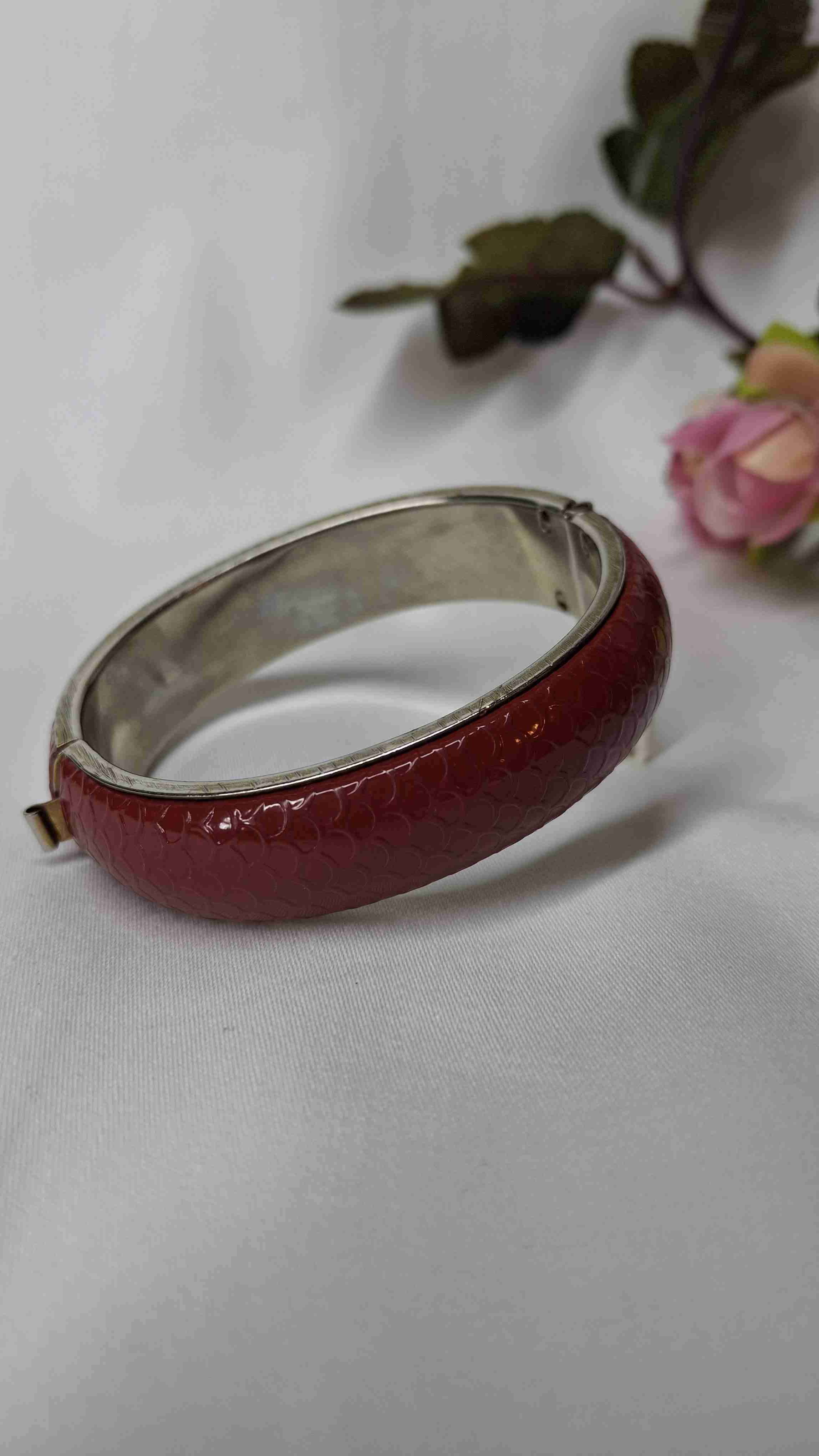 Brazalete rígido brillante