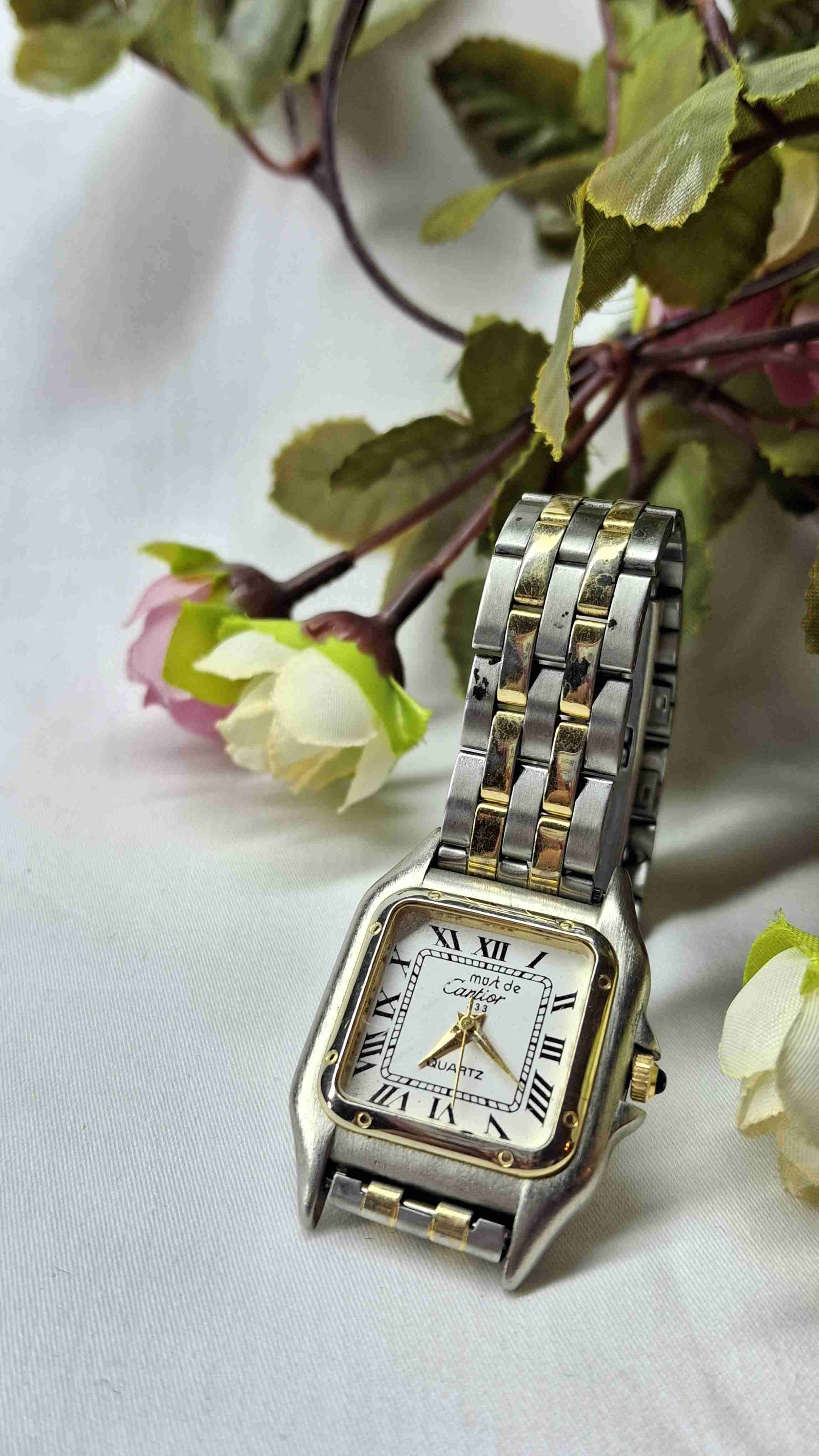 Reloj de pulsera clásico metálico