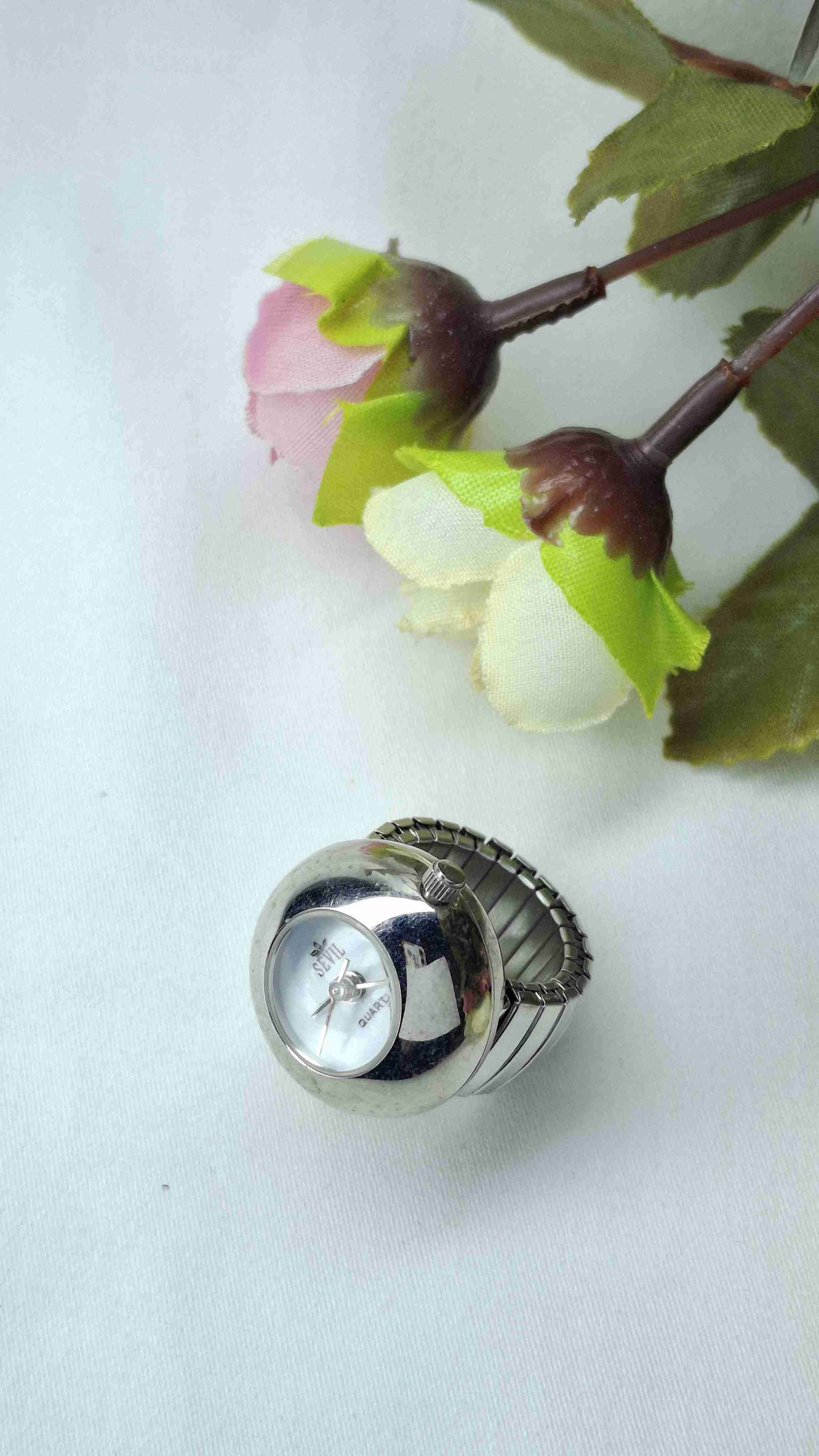 Reloj de pulsera clásico metálico - miniatura 2