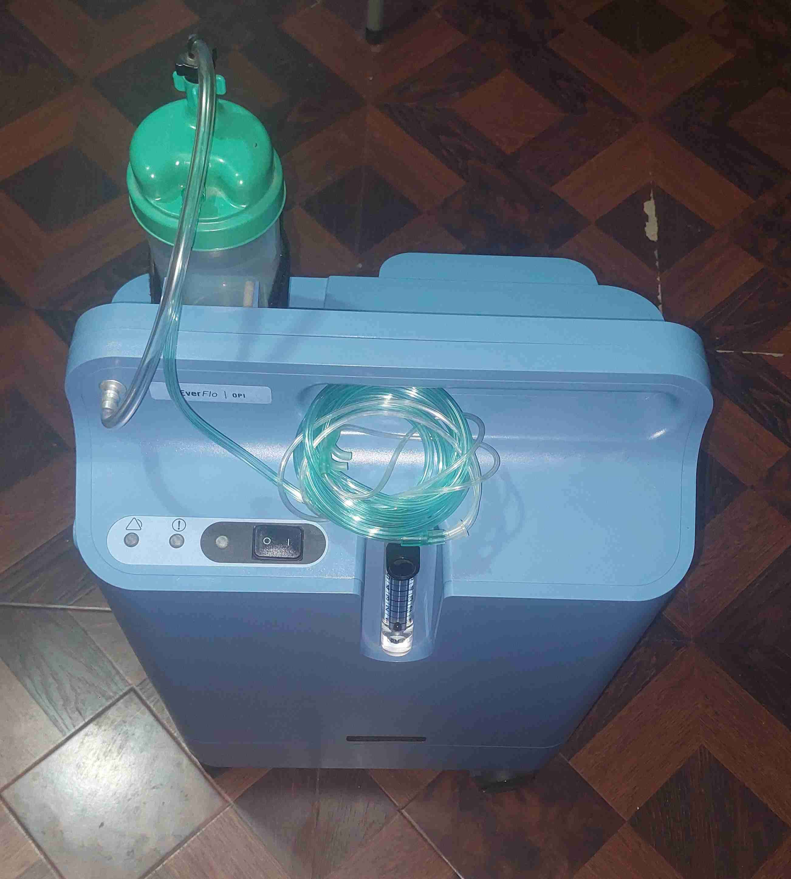 Concentrador de oxígeno azul