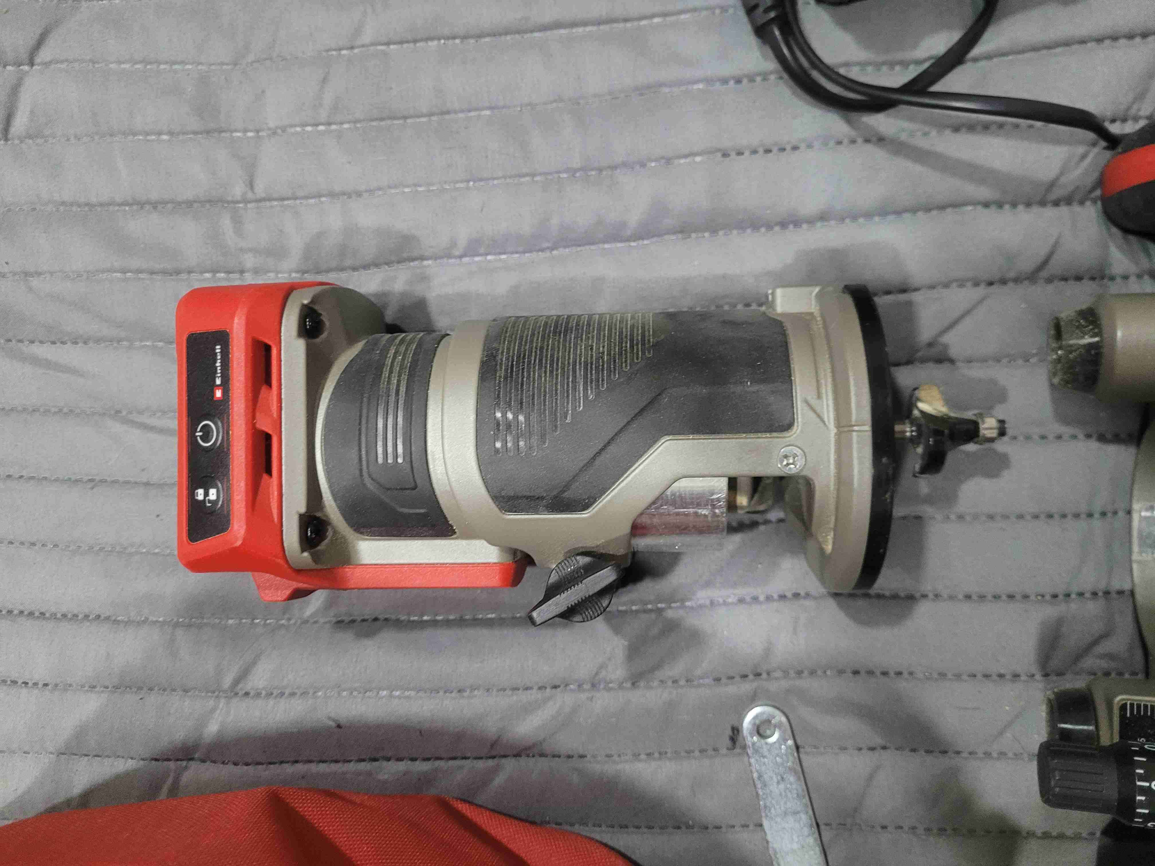 Fresadora inalámbrica con cargador - miniatura 3