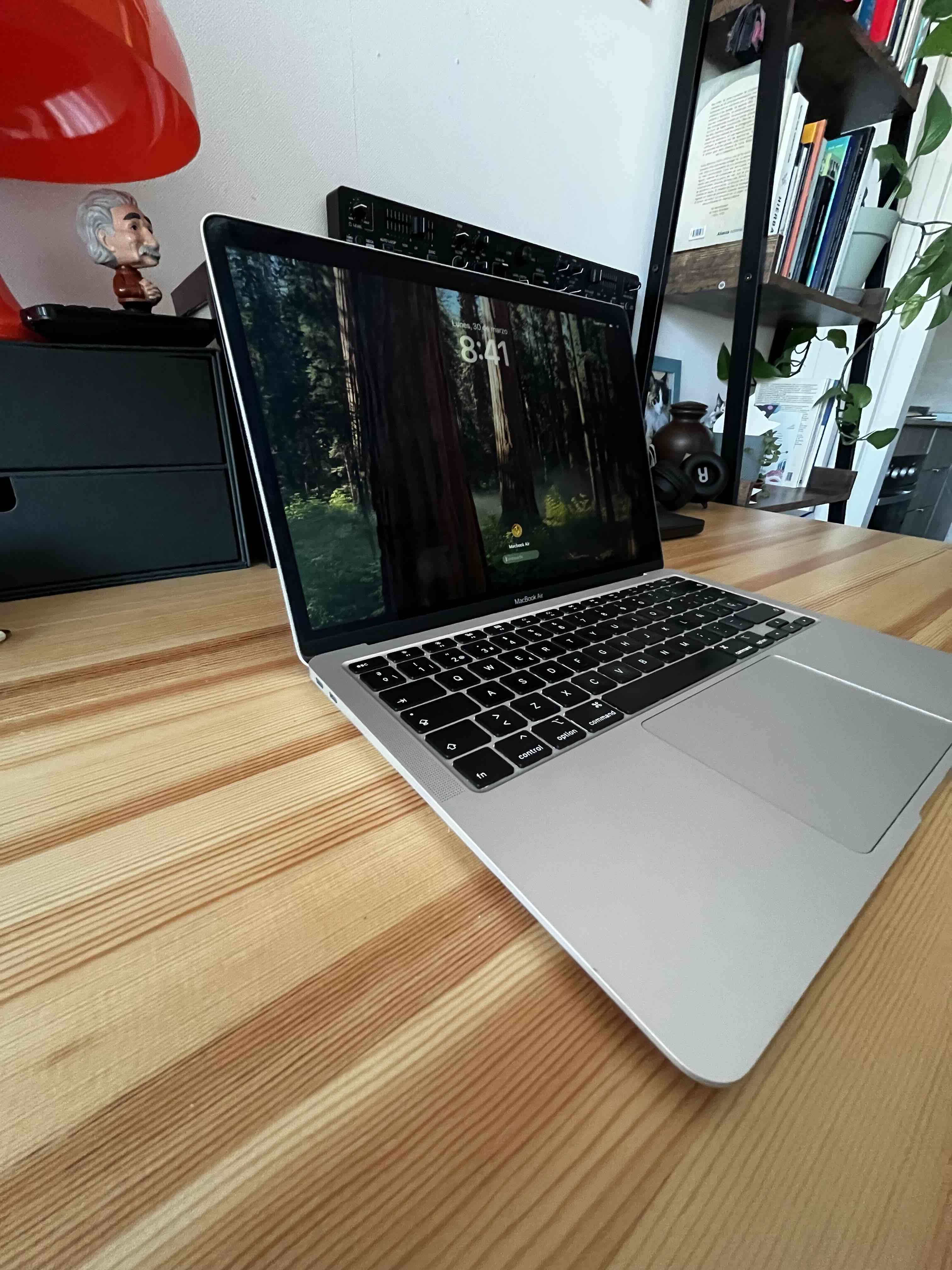 💻 MacBook Air 13" 2020 — Muy buen estado - miniatura 3