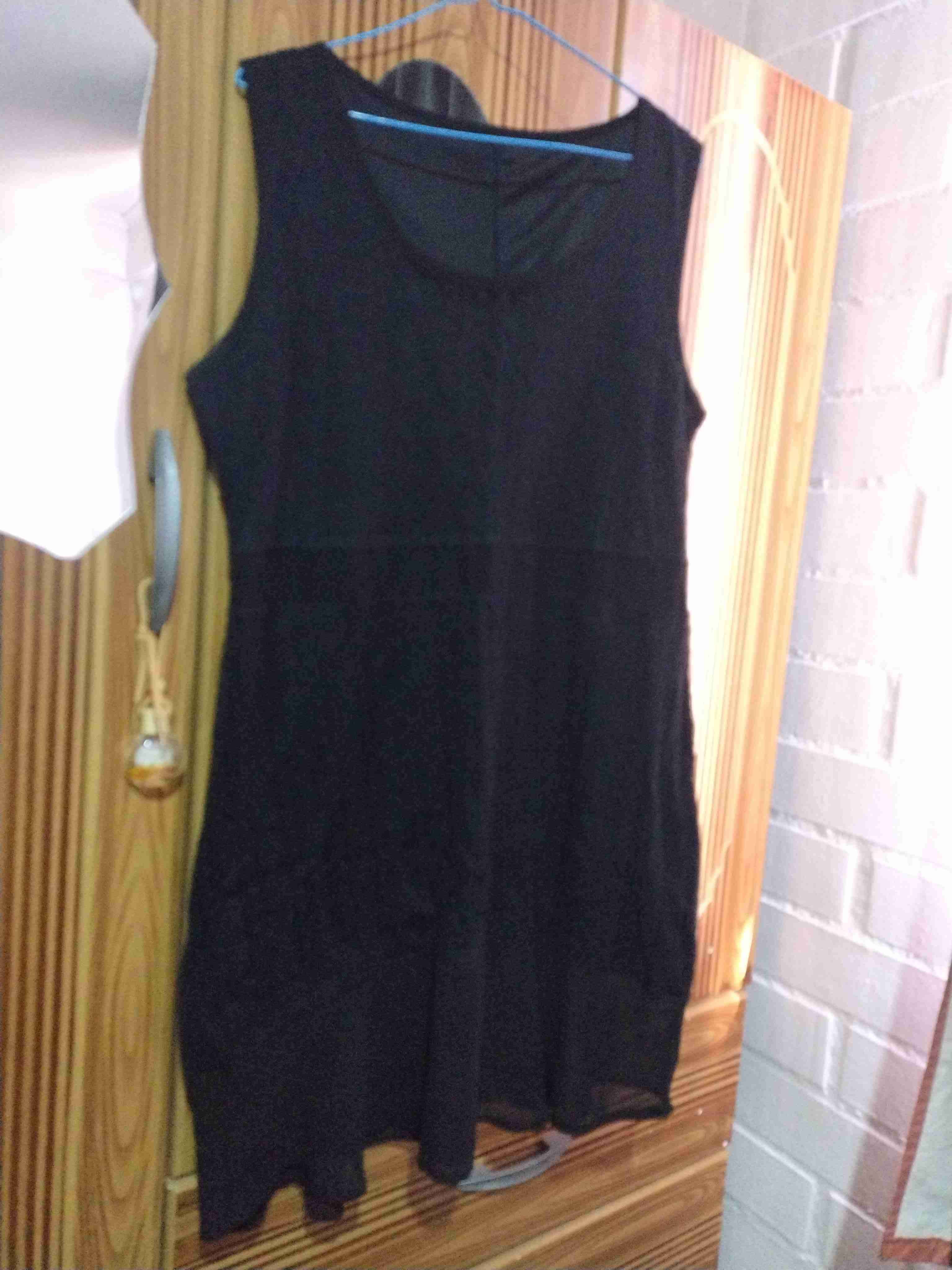 Vestido negro clásico