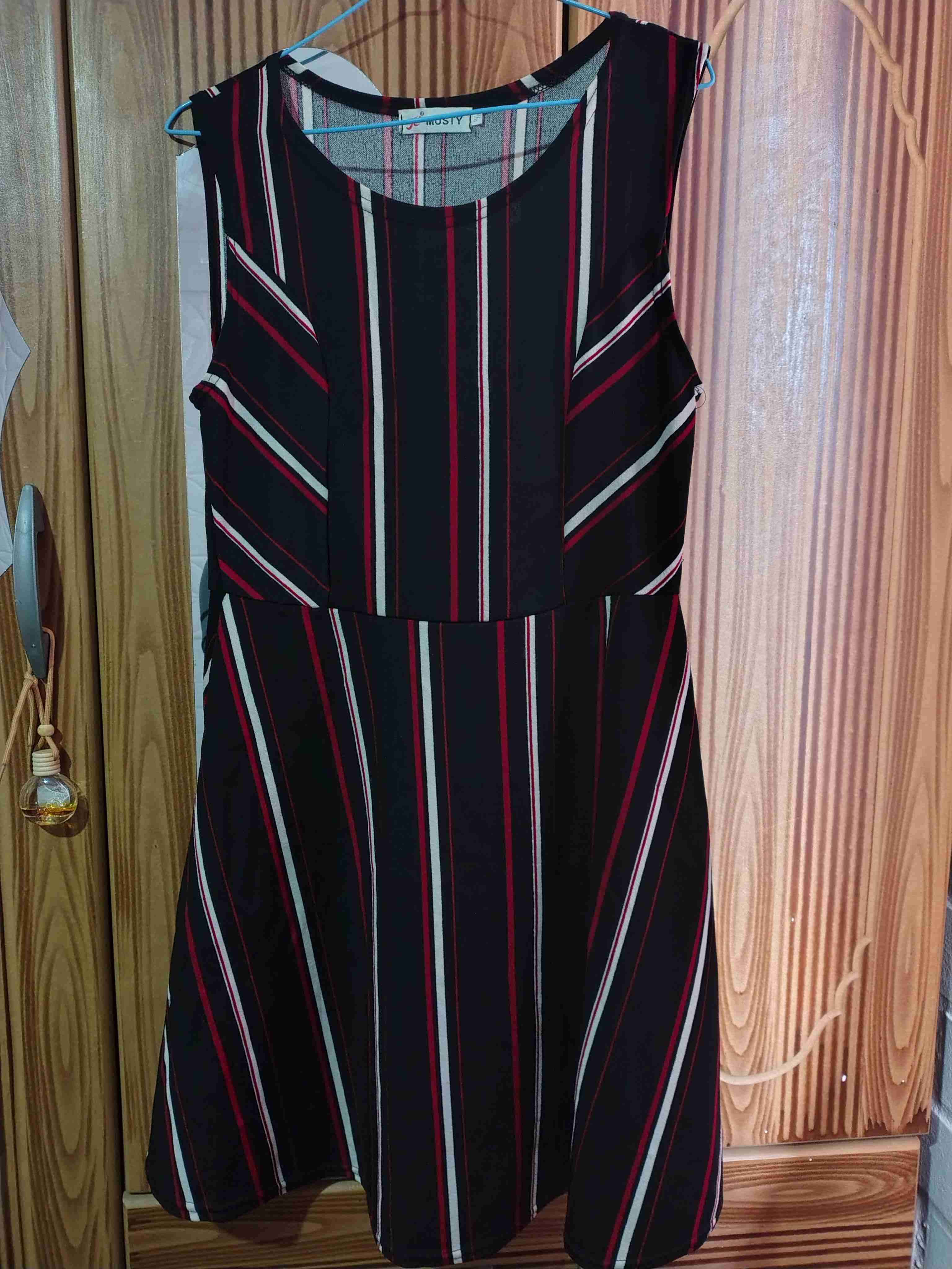 Vestido sin mangas a rayas