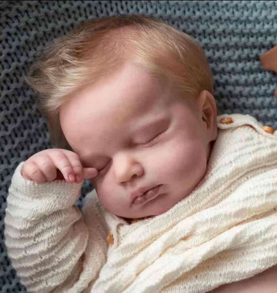 Bebé real reborn realista de silicon lavable - miniatura 4