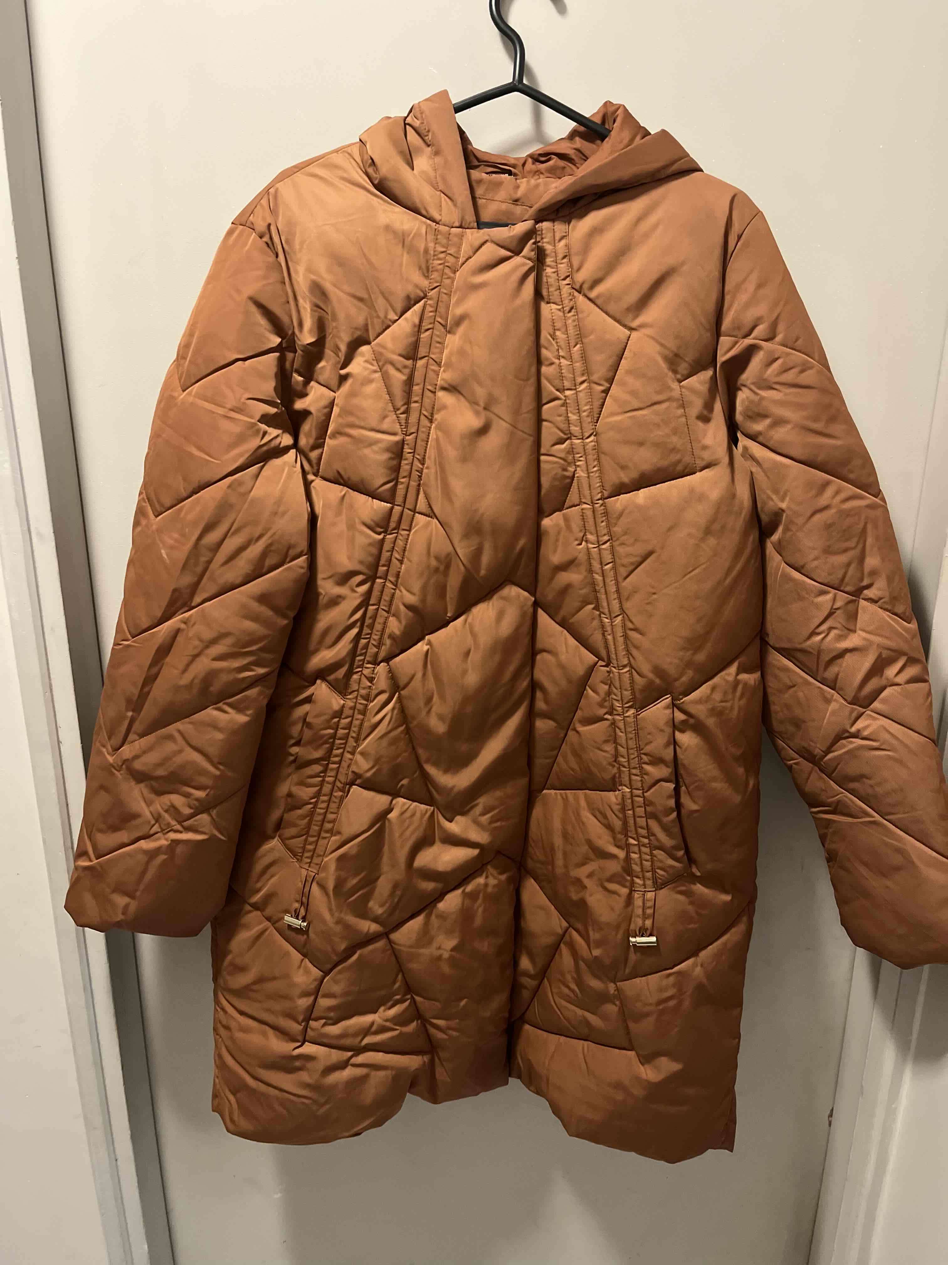 Abrigo acolchado marrón