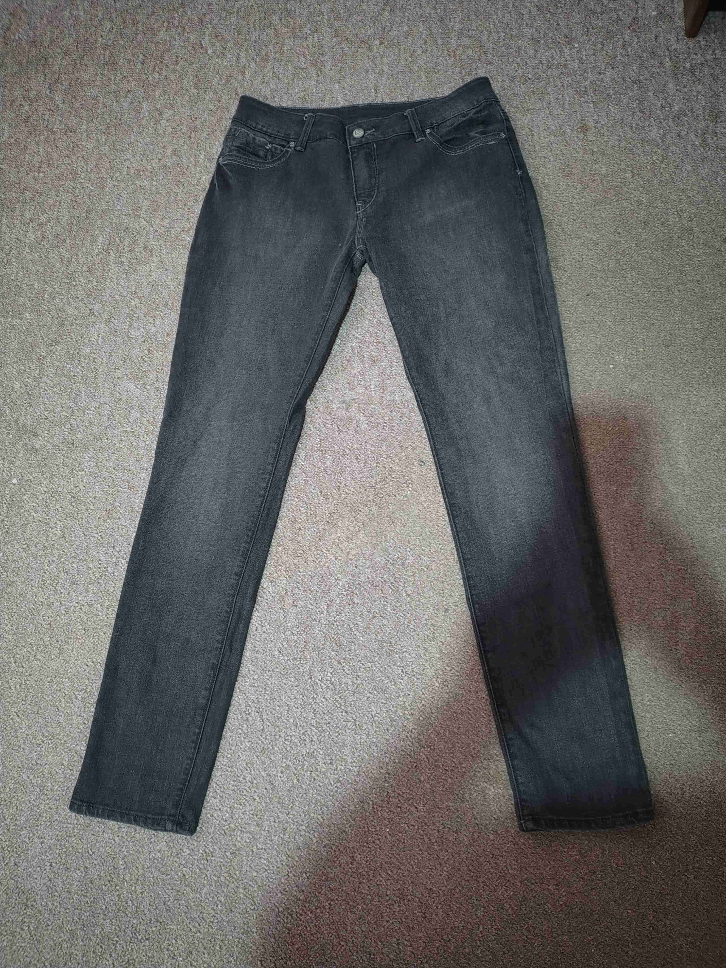 Jeans oscuros para mujer