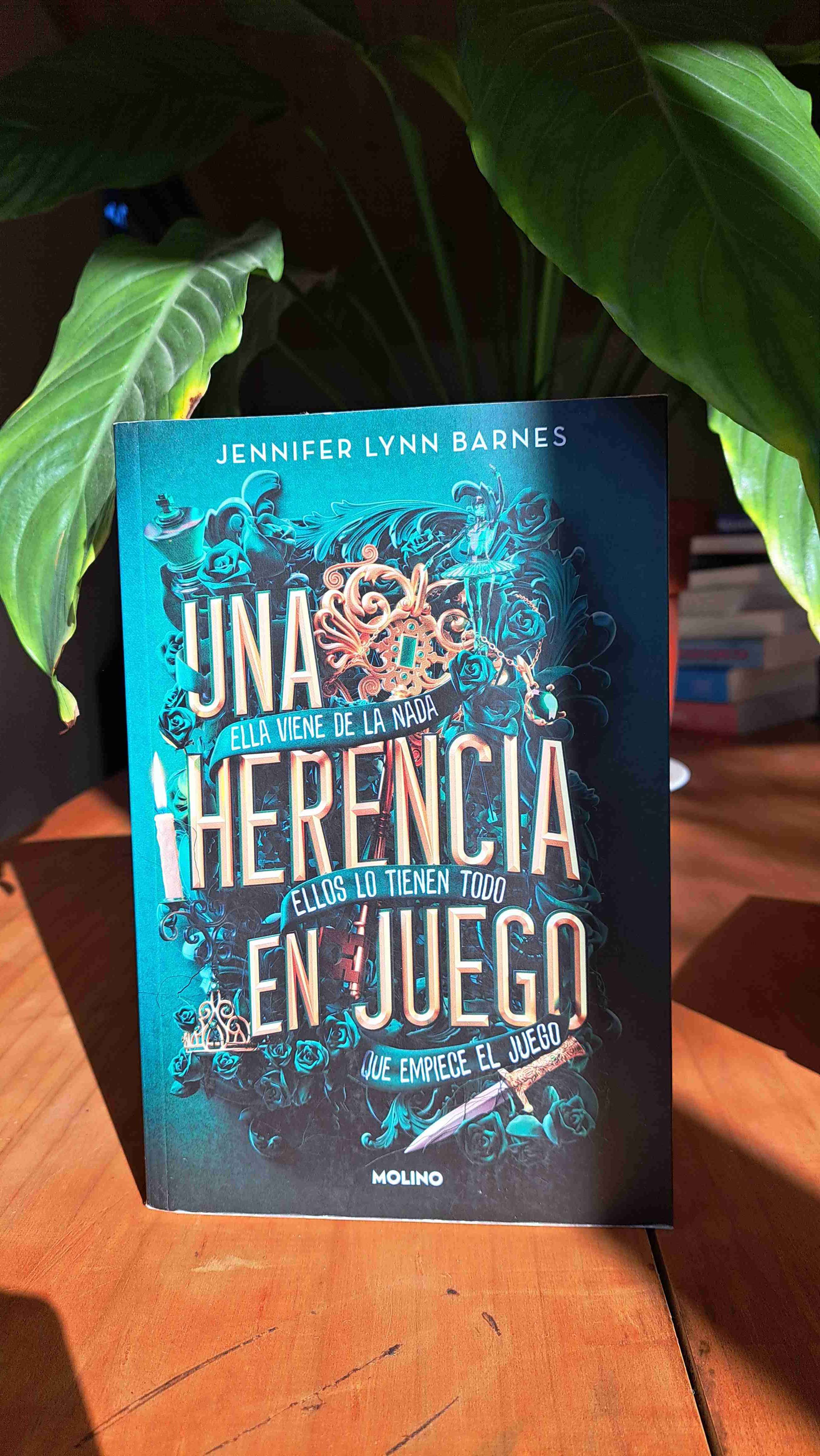 Set de libros saga 'Una herencia en jueggo" - miniatura 2