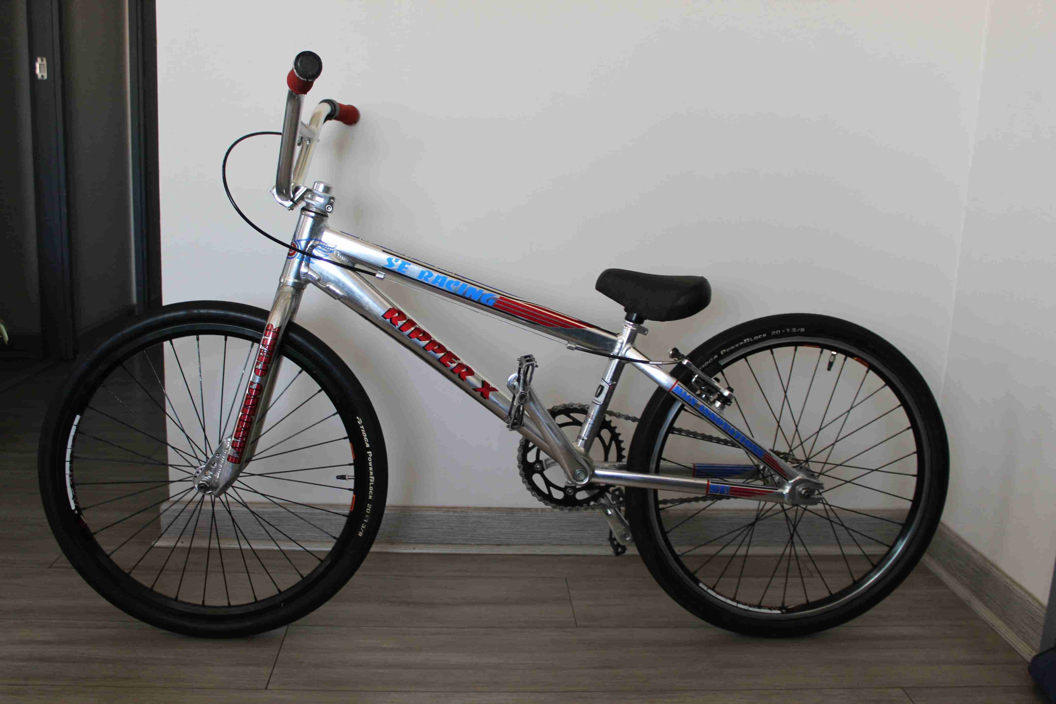 Bicicleta BMX expert + casco leatt + pechera - miniatura 2
