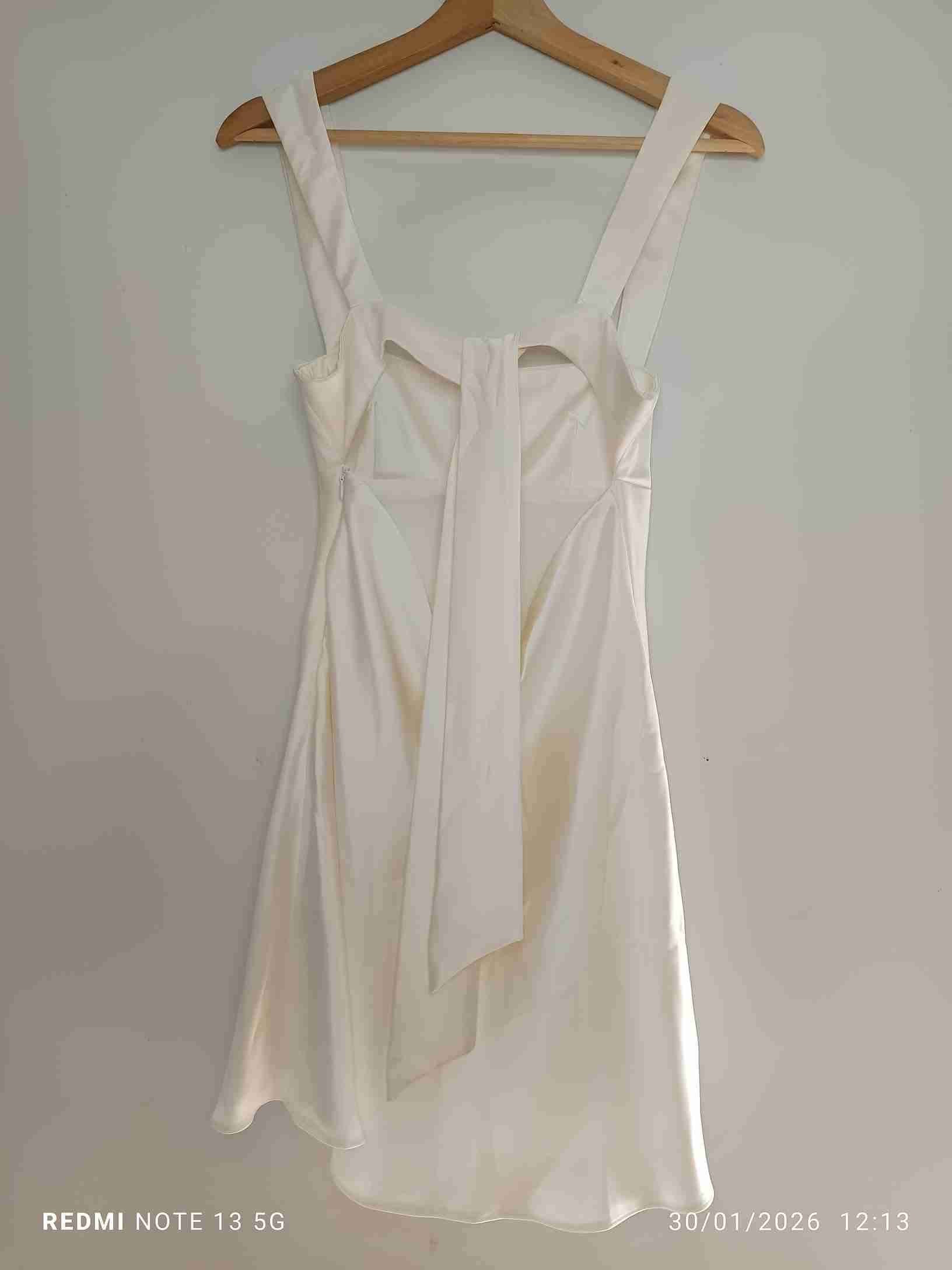 Vestido beige elegante - miniatura 2