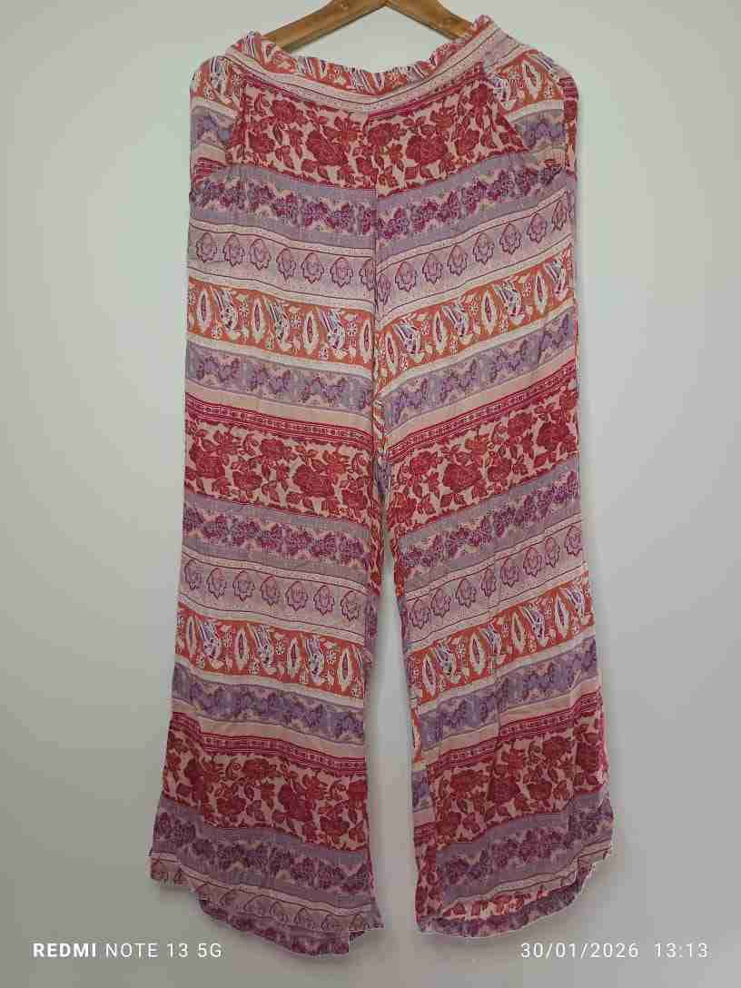 Pantalones anchos estampados coloridos