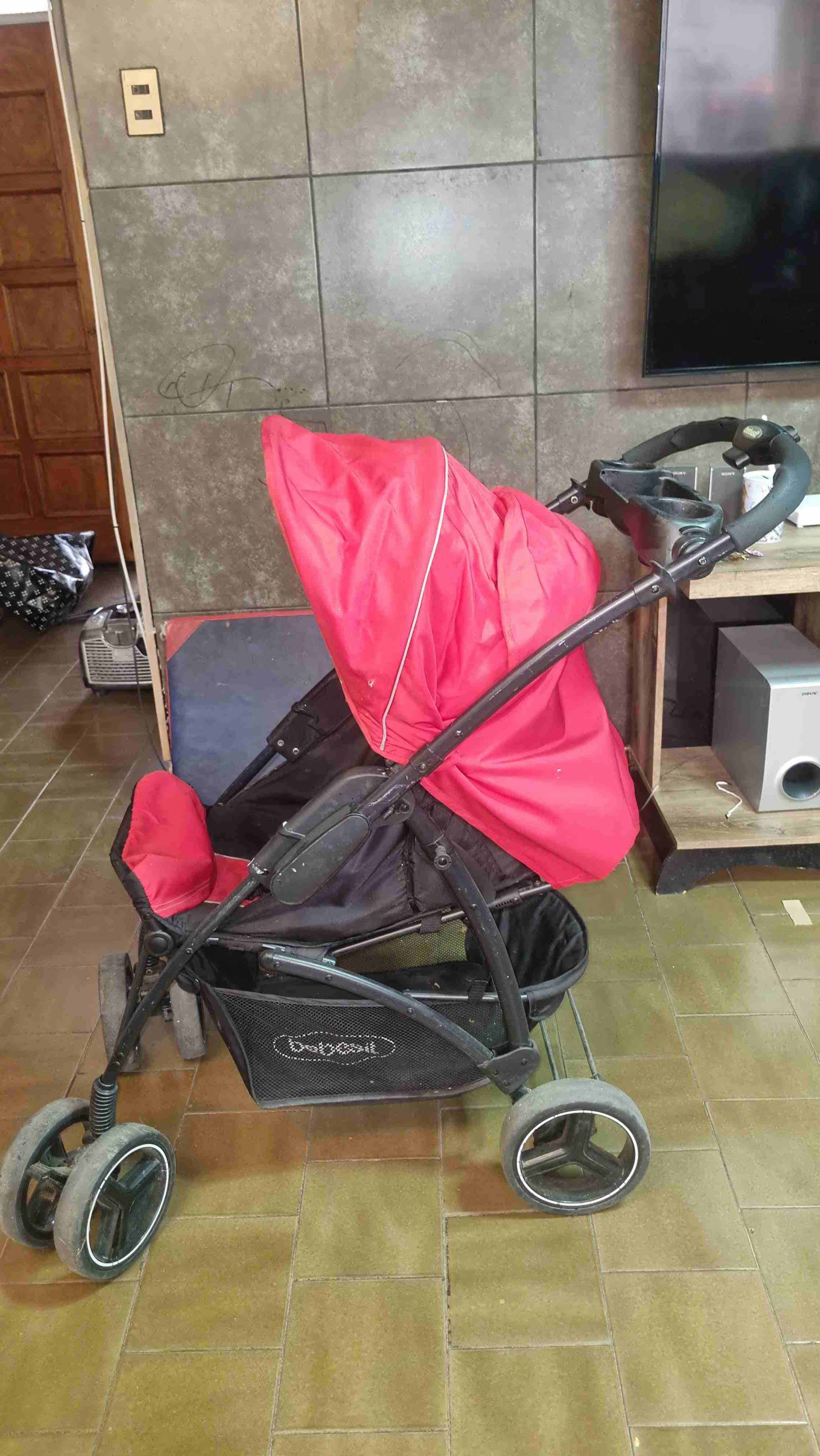 Coche de bebé rojo plegable - miniatura 2