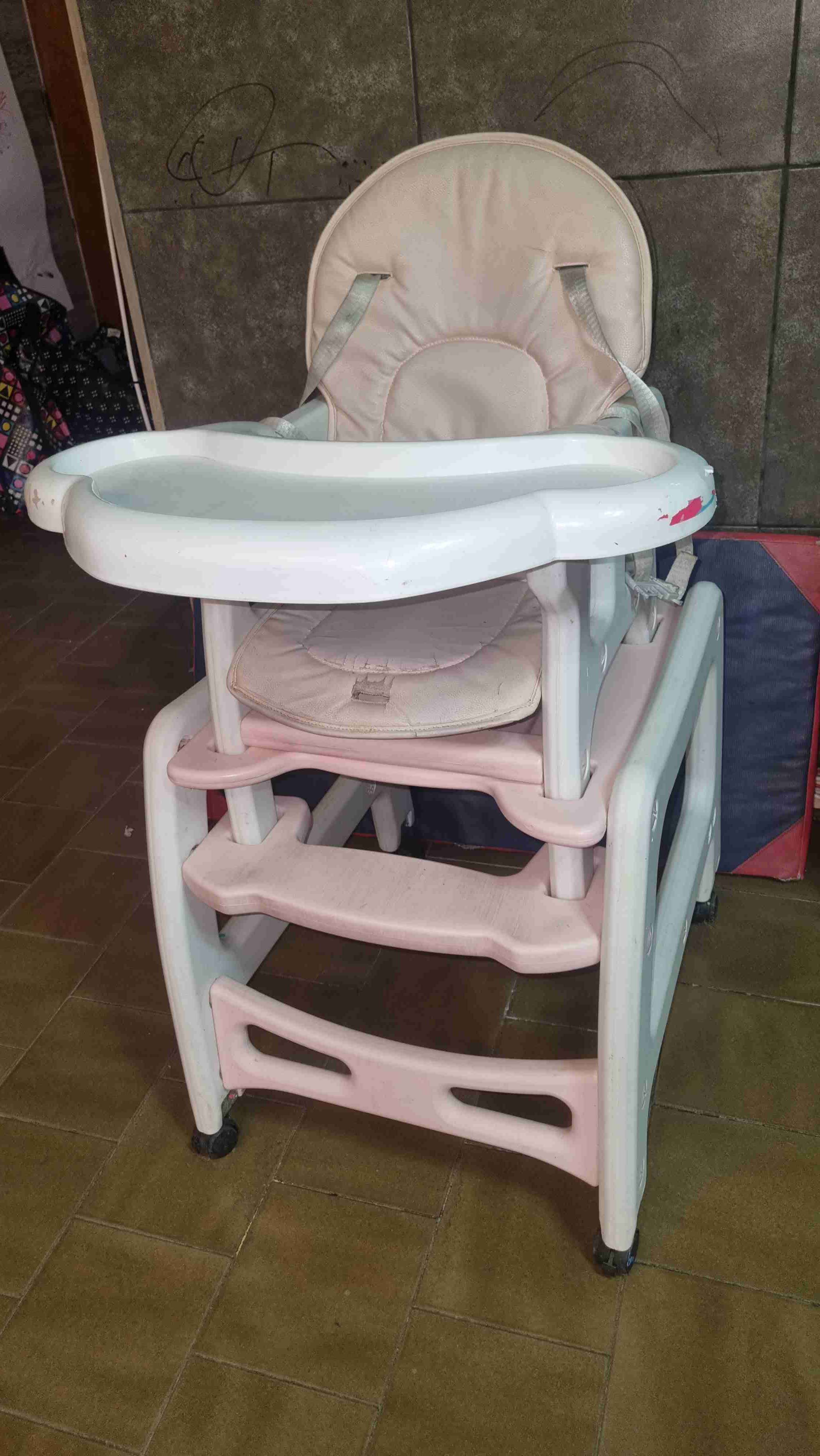 Silla comedor alta de bebé rosada