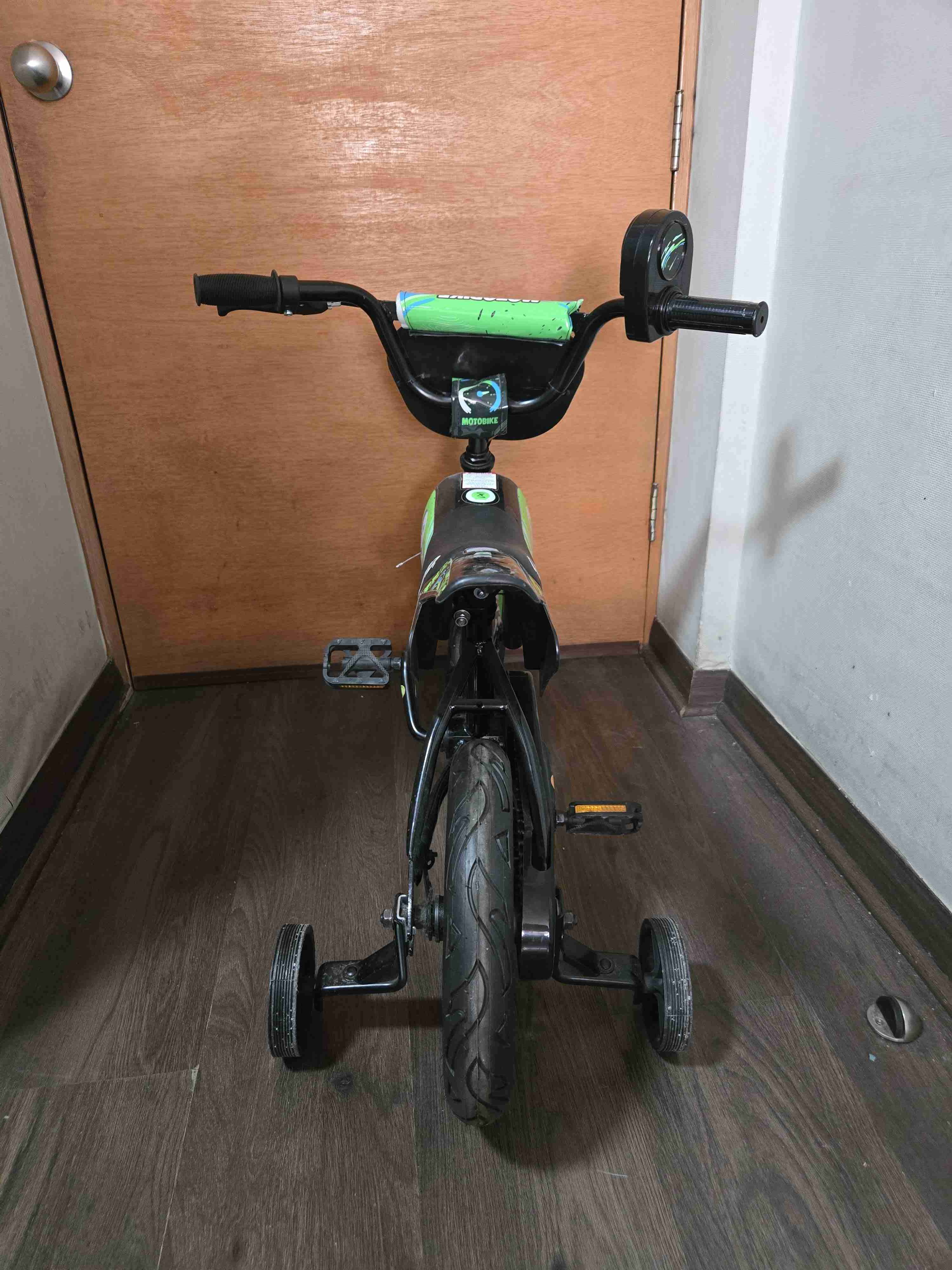 Bicicleta infantil Oxford motobike verde - miniatura 4