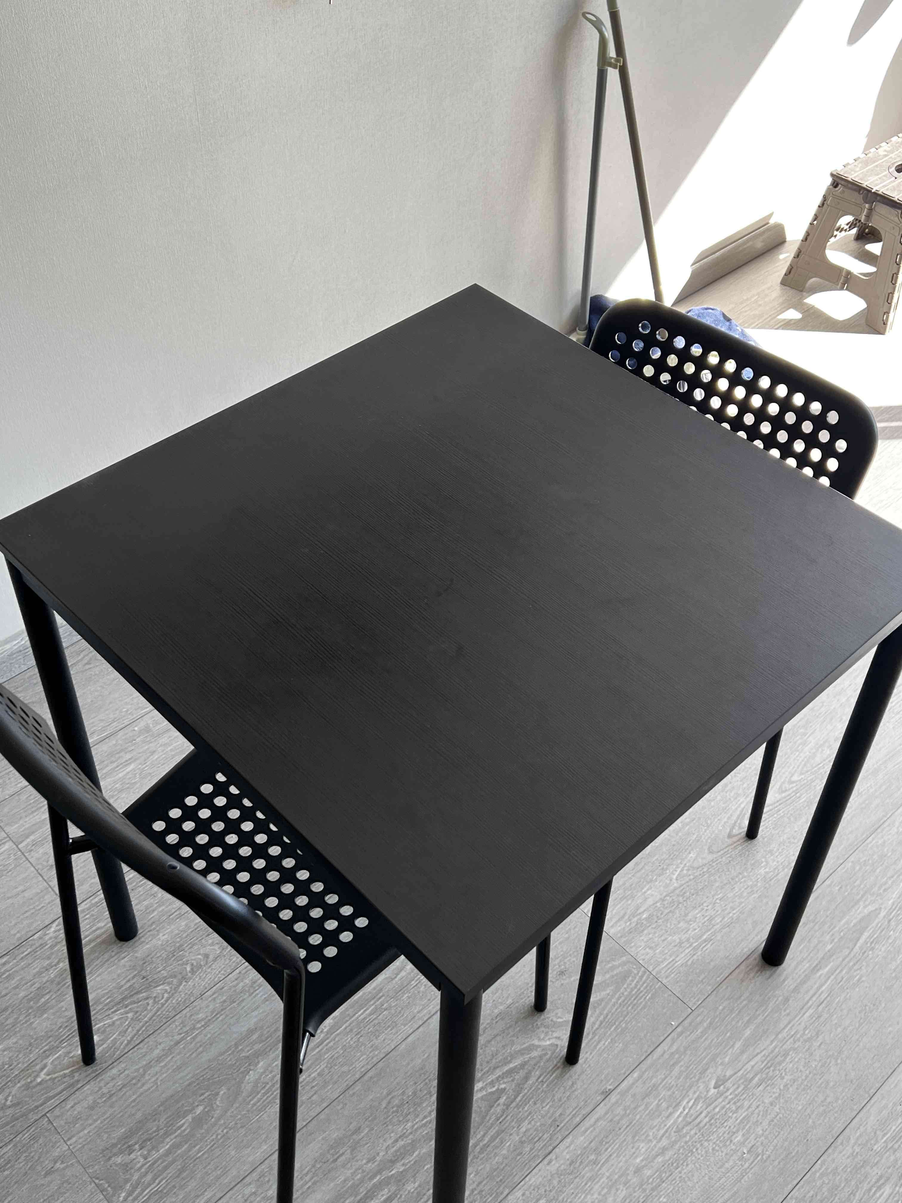 Juego de comedor negro mesa y sillas - miniatura 3