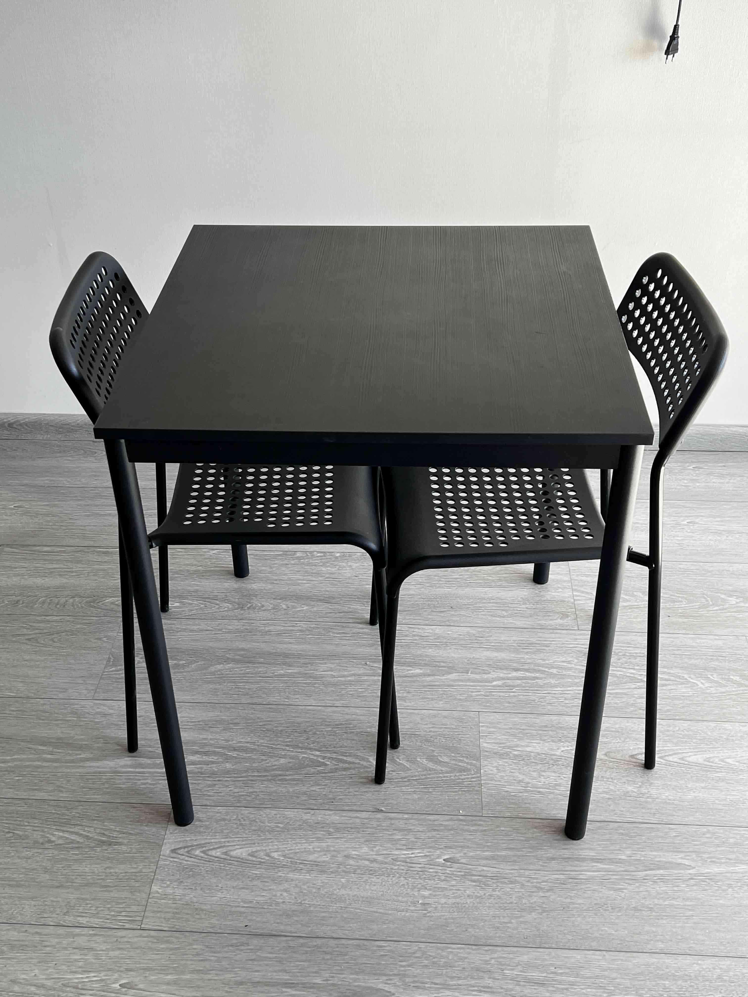 Juego de comedor negro mesa y sillas - miniatura 4