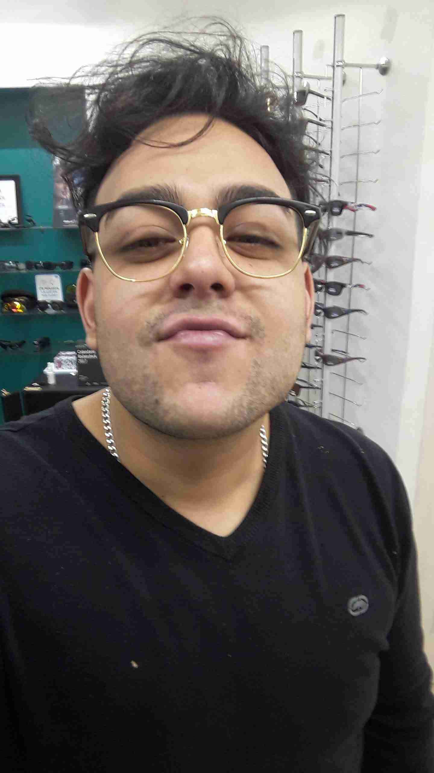 Personalización de gafas según requiera el cliente - miniatura 3