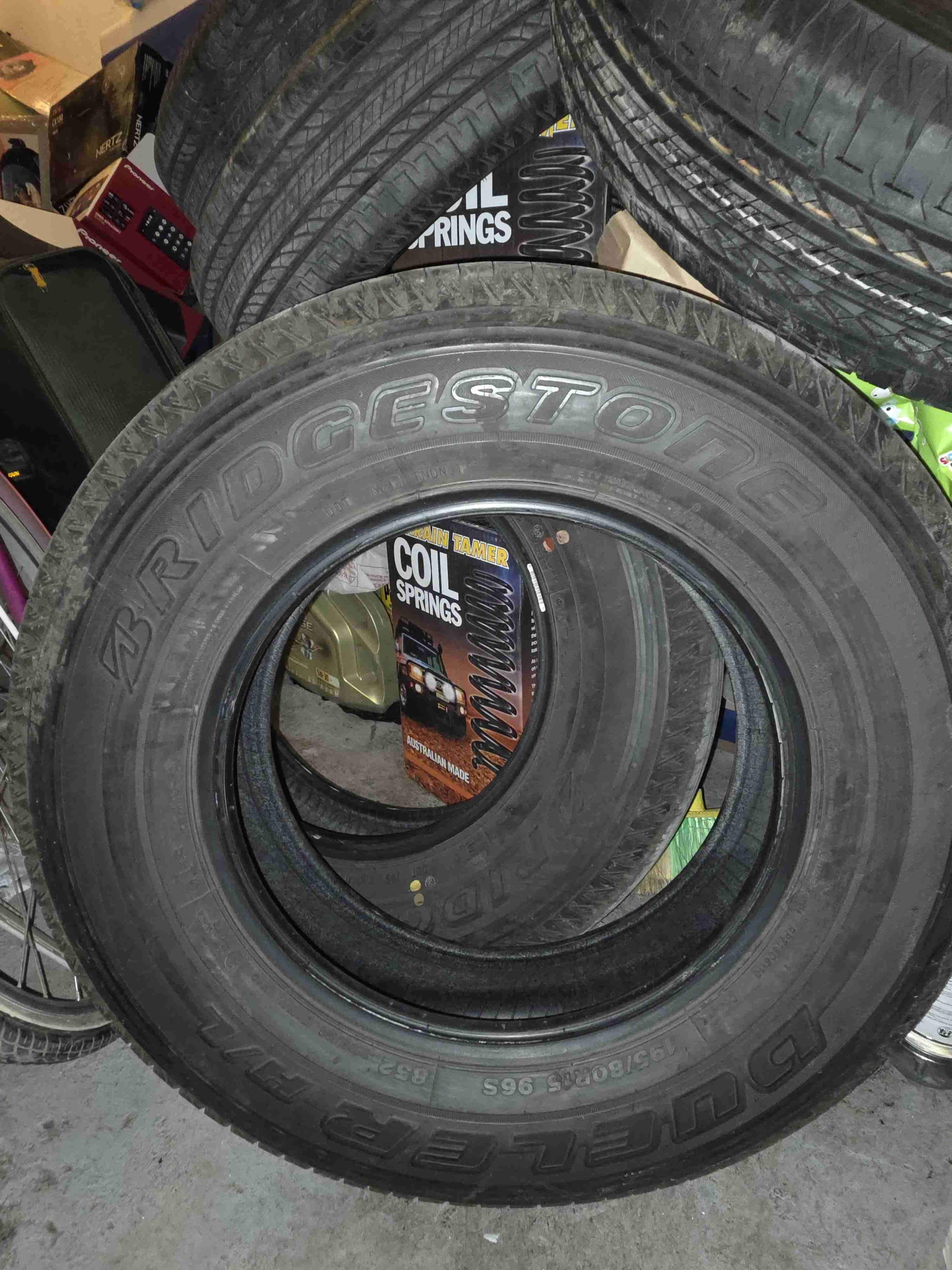 5 Neumáticos Bridgestone casi nuevos - miniatura 2