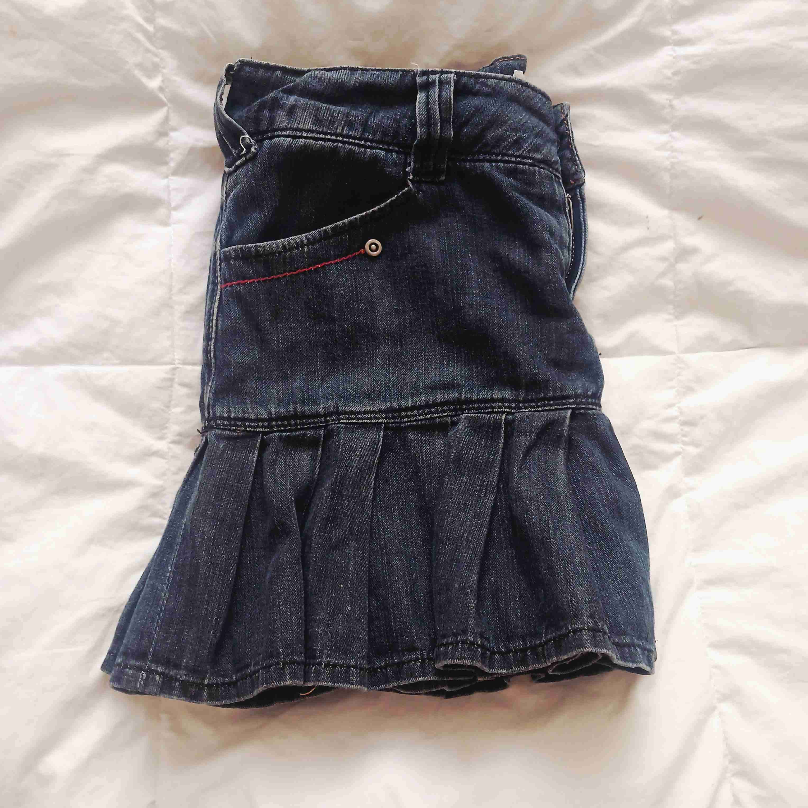 Falda de mezclilla azul con volantes - miniatura 3